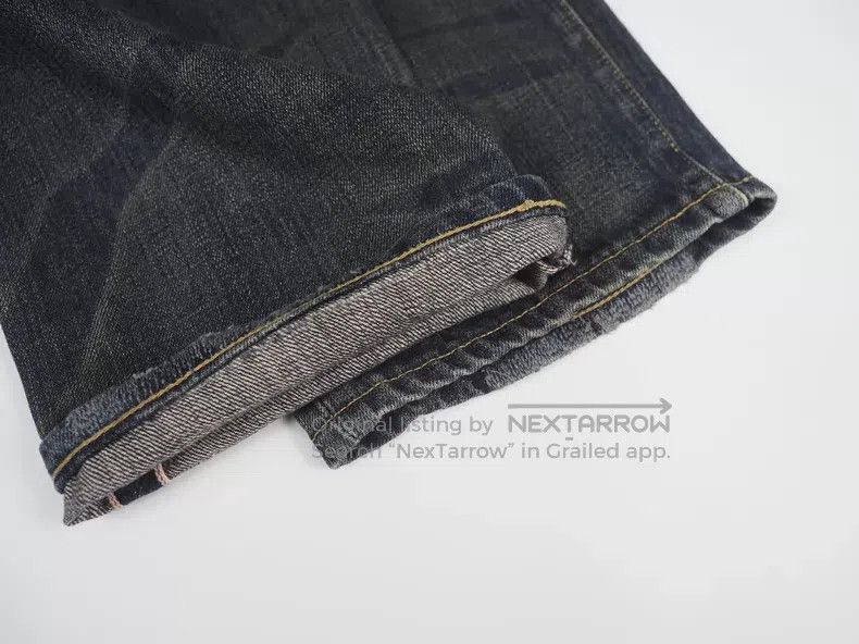 Neighborhood Neighborhood size L jeans Size US 27 - 7 Thumbnail
