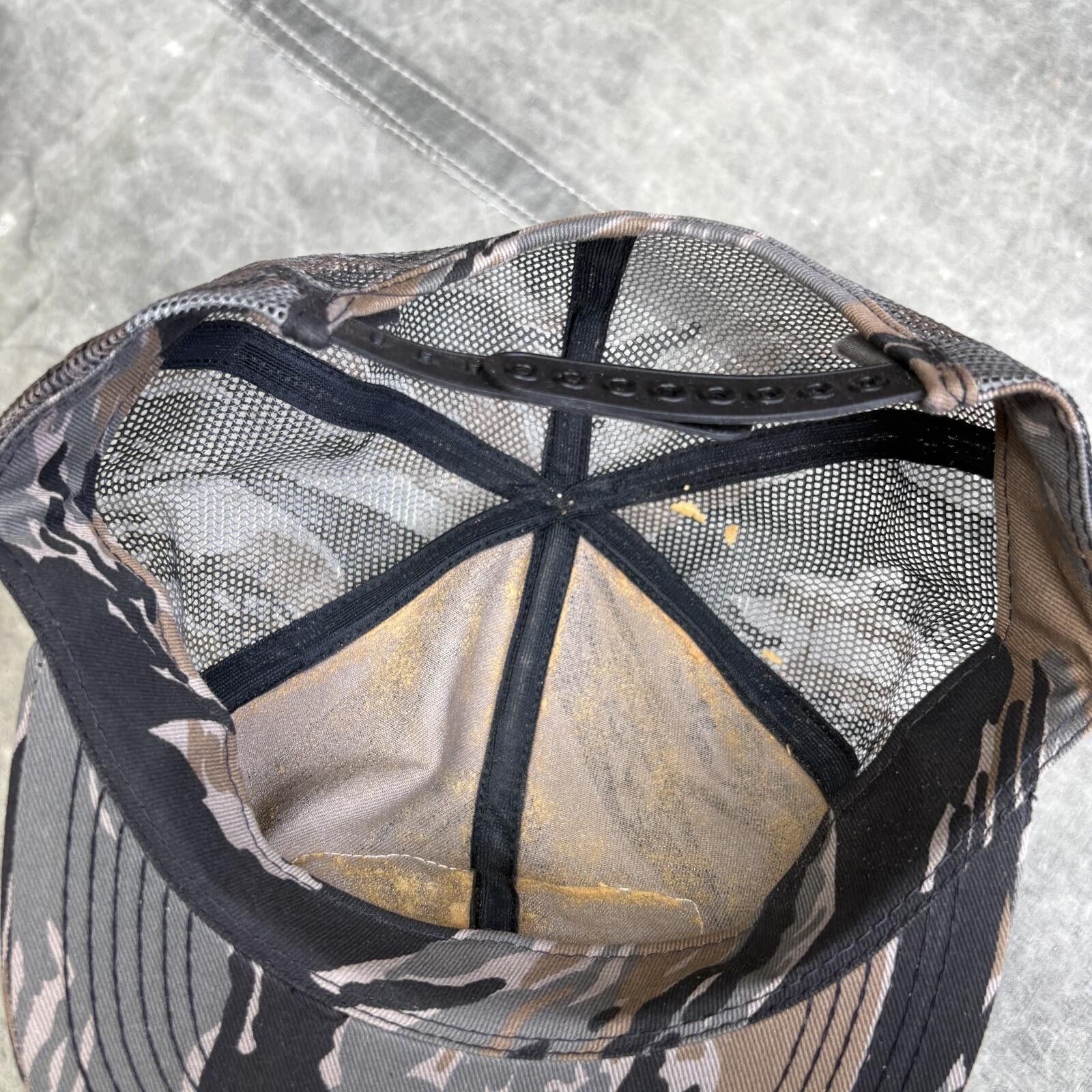 Vintage Vintage Deadstock Camo SFA Farmer’s Association Trucker Hat Size ONE SIZE - 3 Thumbnail
