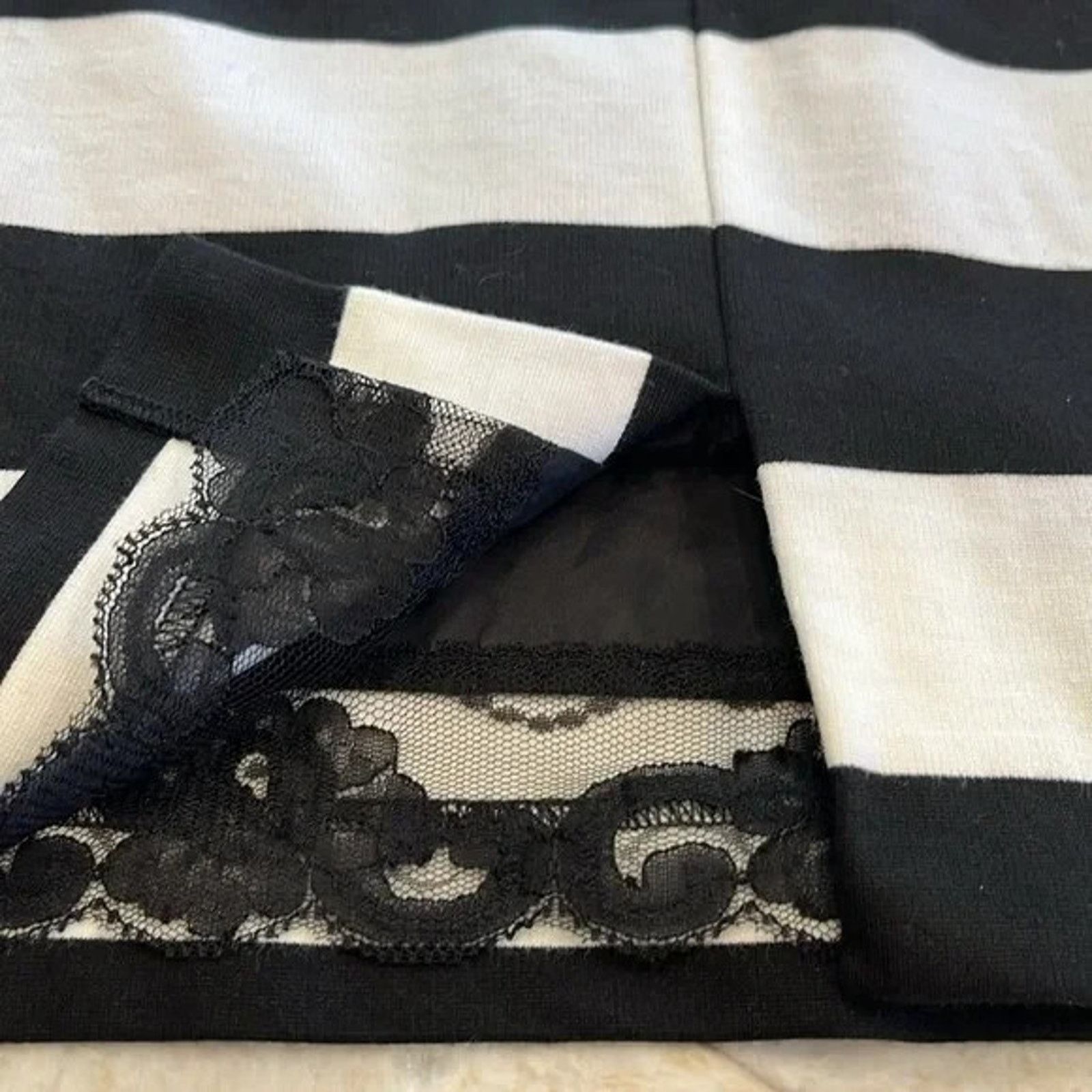 Trina Turk TRINA TURK BLACK & WHITE STRIPED GEO BODY CON DRESS SZ 4 Size S / US 4 / IT 40 - 12 Thumbnail