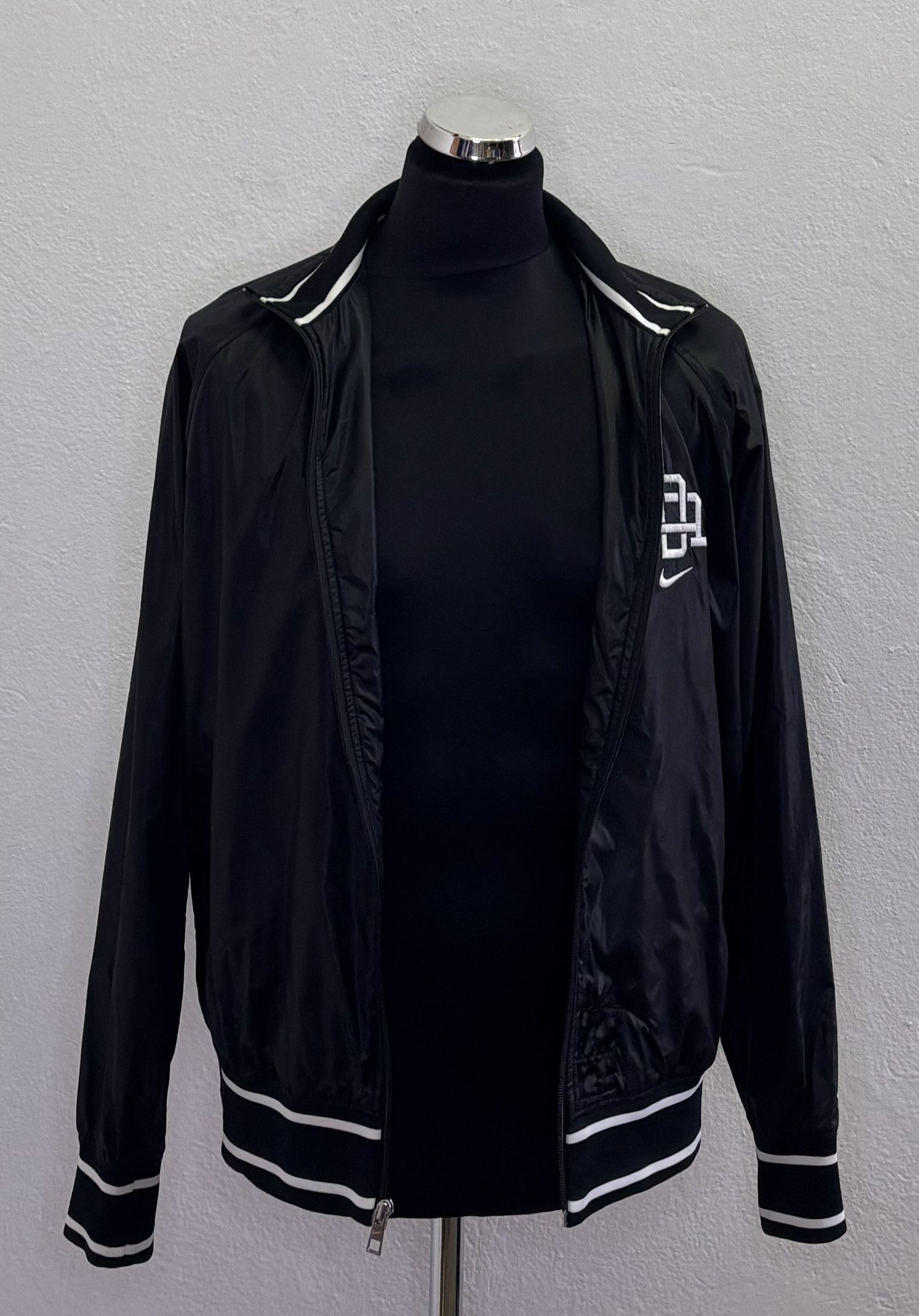 Nike Nike Black jacket size M Size US M / EU 48-50 / 2 - 5 Thumbnail