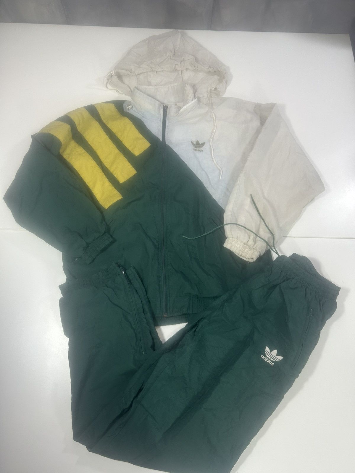 Adidas Vintage Adidas shell full track suit uk 38 /40 USA medium Size US M / EU 48-50 / 2 - 1 Thumbnail