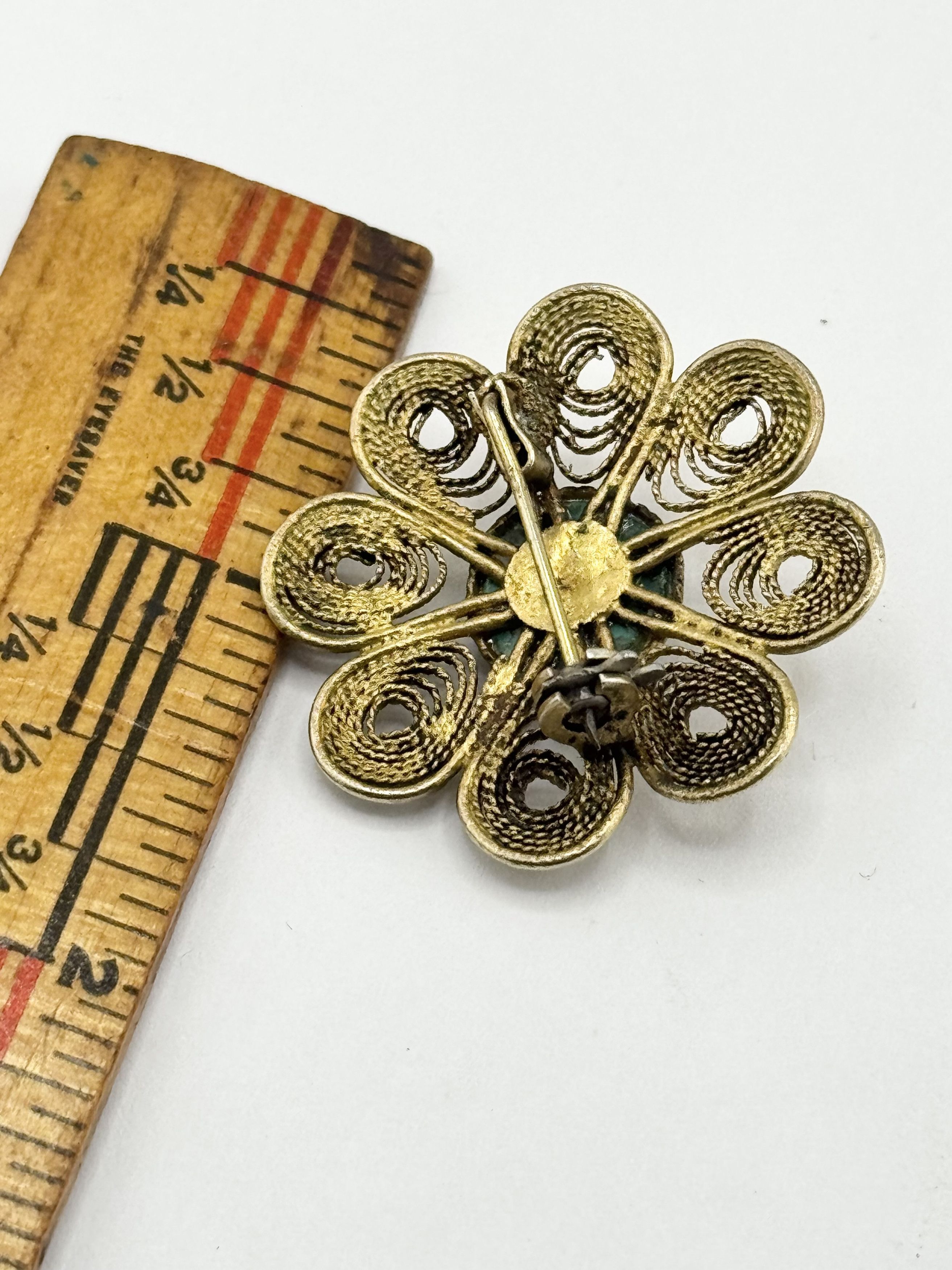 Vintage Vintage green tourmaline stone filigree flower brooch pin Size ONE SIZE - 4 Thumbnail