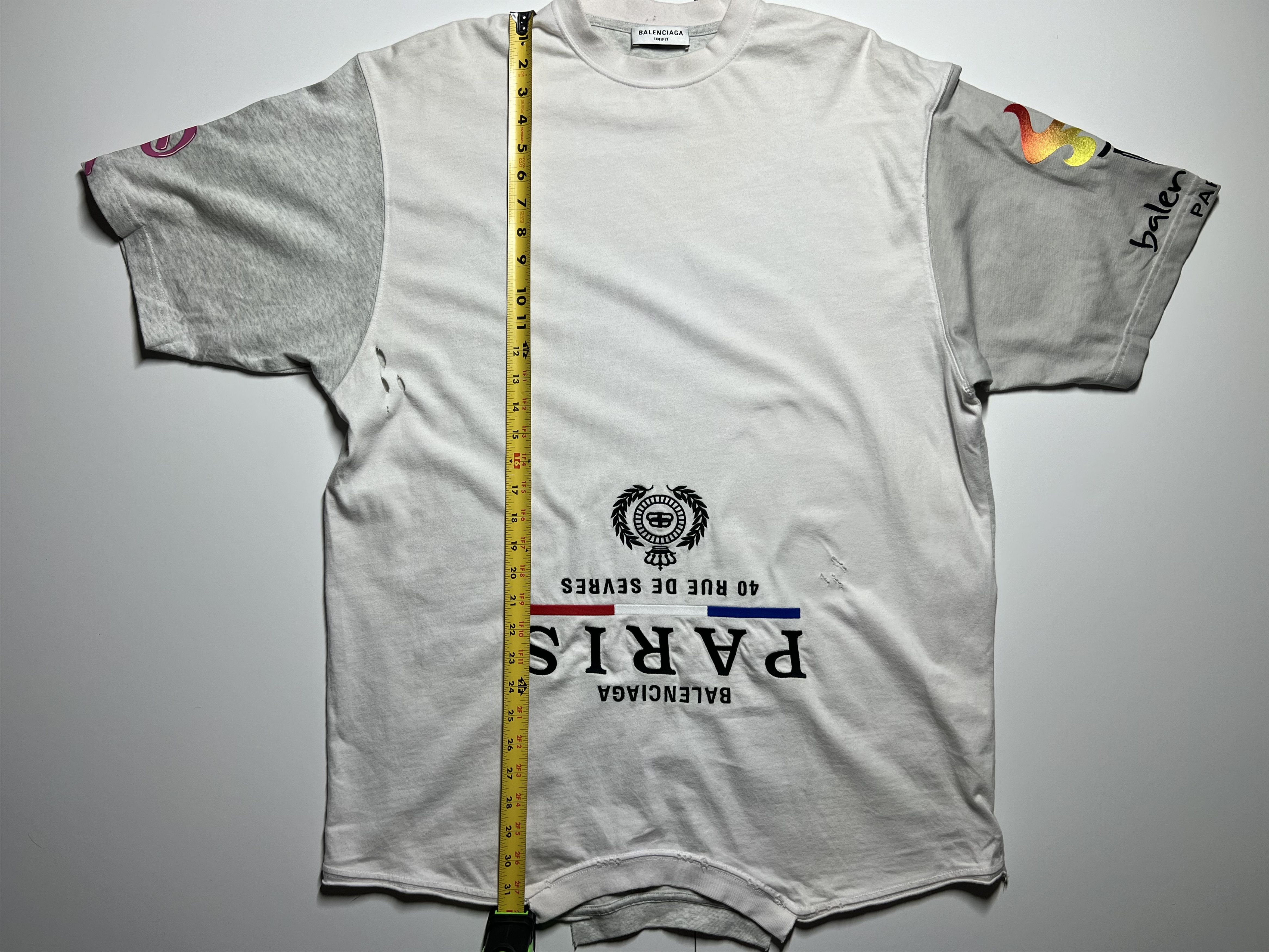 Balenciaga Balenciaga Paris Upside Down T-Shirt Size US L / EU 52-54 / 3 - 12 Thumbnail