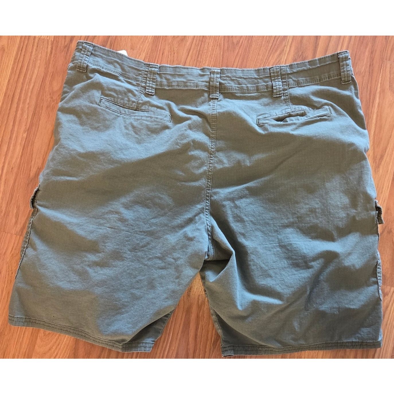 Wrangler Wrangler Relaxed Fit Cargo Shorts - Army Green - Size 44 Size US 44 / EU 60 - 3 Thumbnail