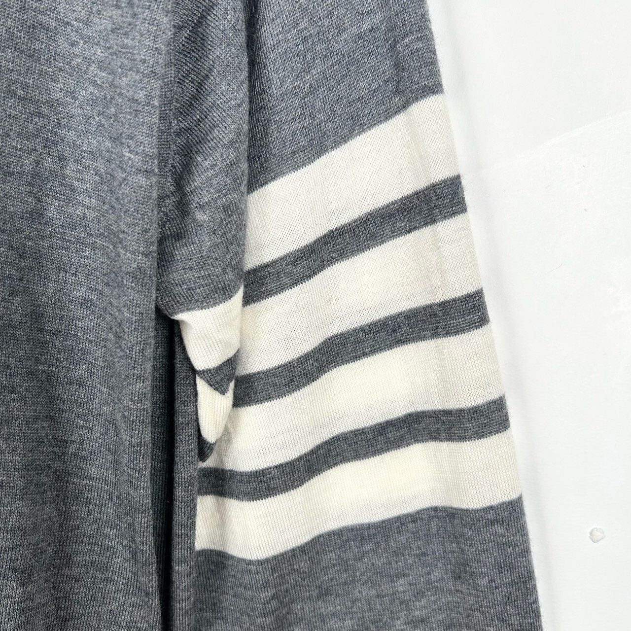 Thom Browne Thom Browne Classic Four-Stripe Grey Round Neck Wool Knitted Size US M / EU 48-50 / 2 - 5 Thumbnail
