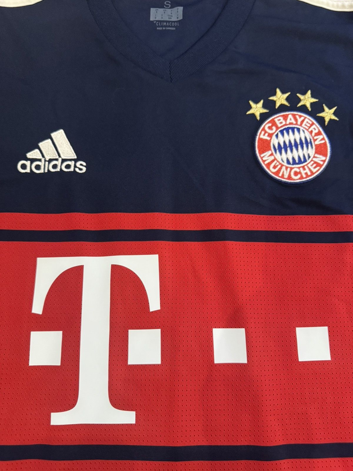 Adidas BAYERN MUNICH 2017 2018 AWAY FOOTBALL SHIRT ADIDAS sz S MEN Size US S / EU 44-46 / 1 - 4 Thumbnail