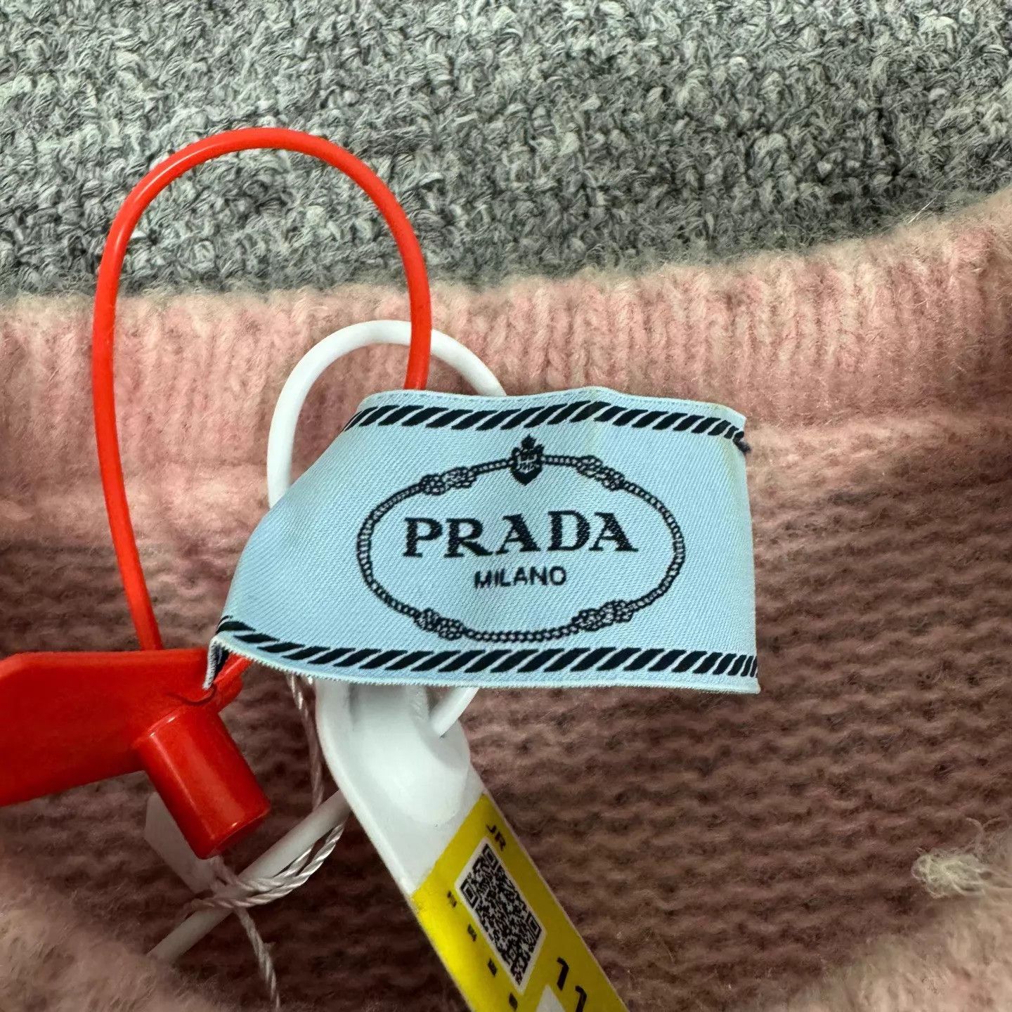 Prada Prada knit short sleeve sweater 38 99 new Size XS / US 0-2 / IT 36-38 - 4 Thumbnail