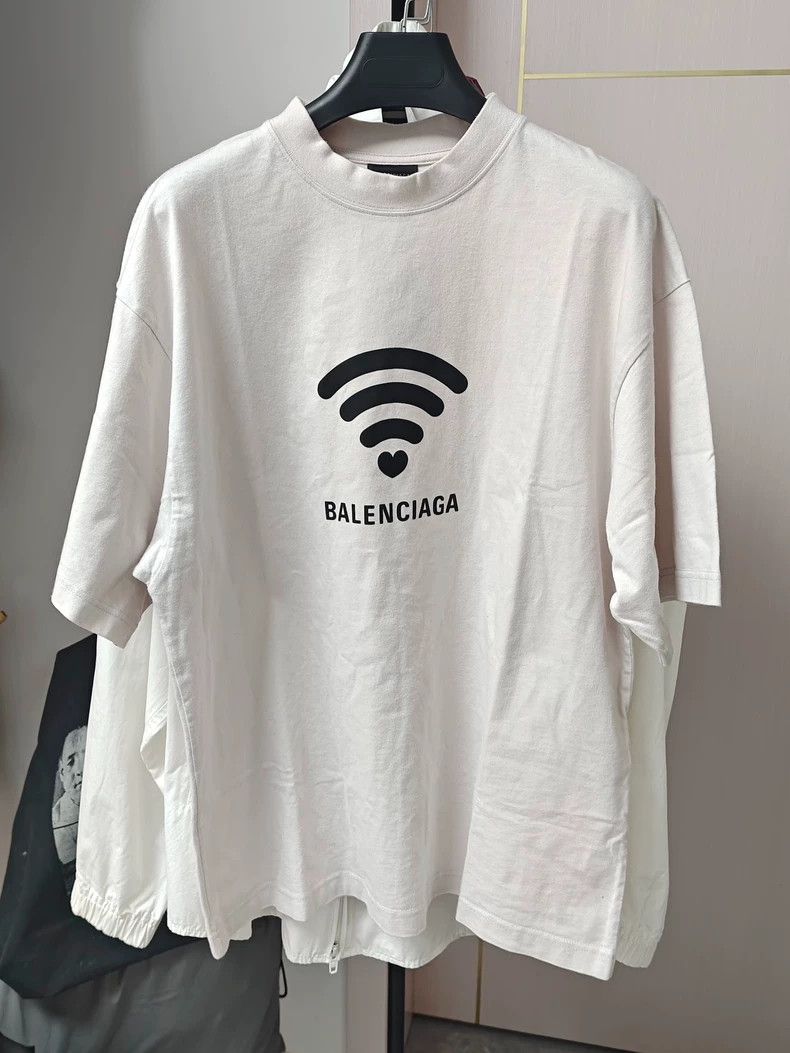 Balenciaga Balenciaga 24ss love wifi old short-sleeved T-shirt 2502-Ne Size US XS / EU 42 / 0 - 1 Thumbnail