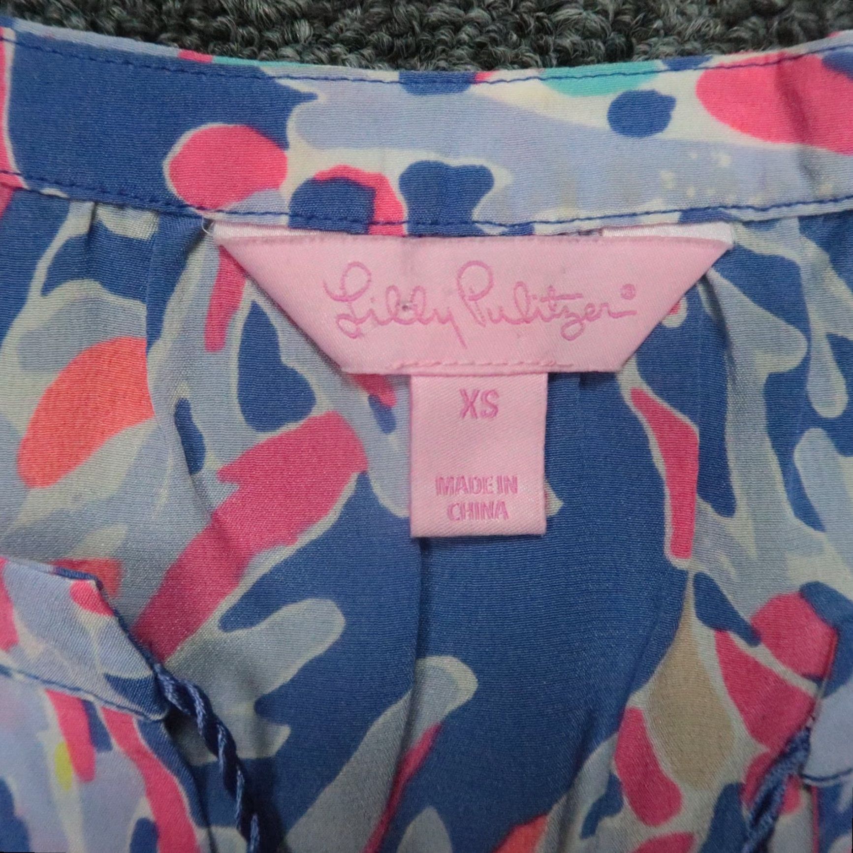 Lilly Pulitzer VINTAGE Lilly Pulitzer Shirt Womens XS Pink Blue Saria Silk Tasseled Top Simply Chic Size XS / US 0-2 / IT 36-38 - 3 Thumbnail