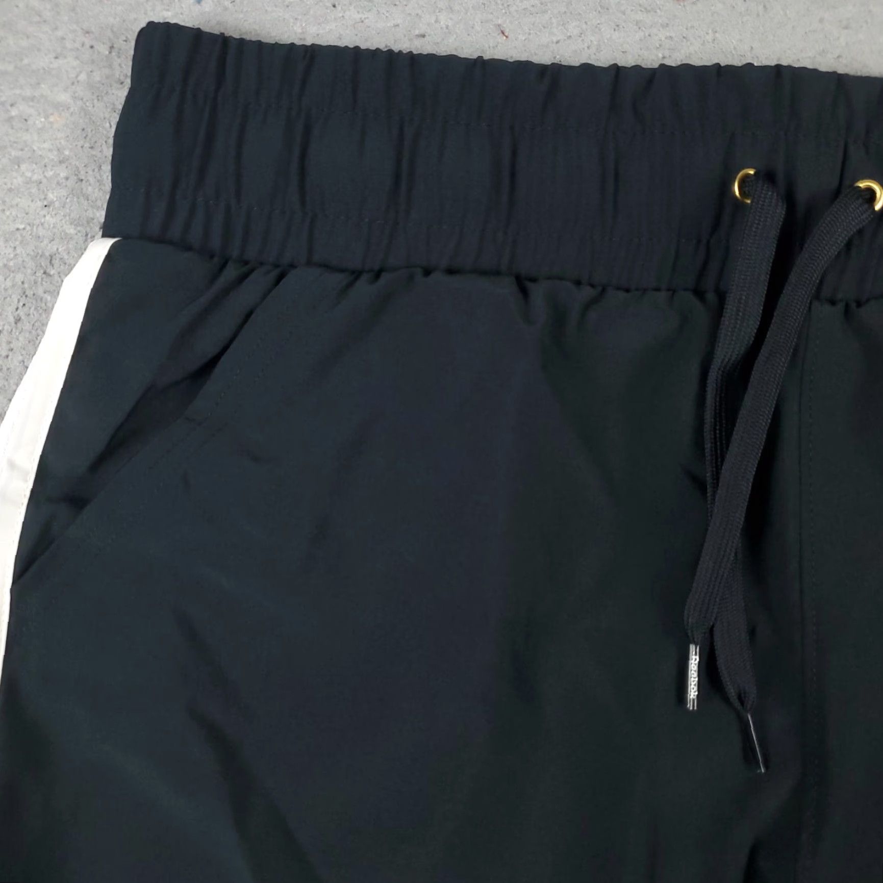 Reebok Reebok Shorts Womens XL Black Sweat Shorts Running Jogging Training Ladies Size 40" / US 18 - 2 Thumbnail