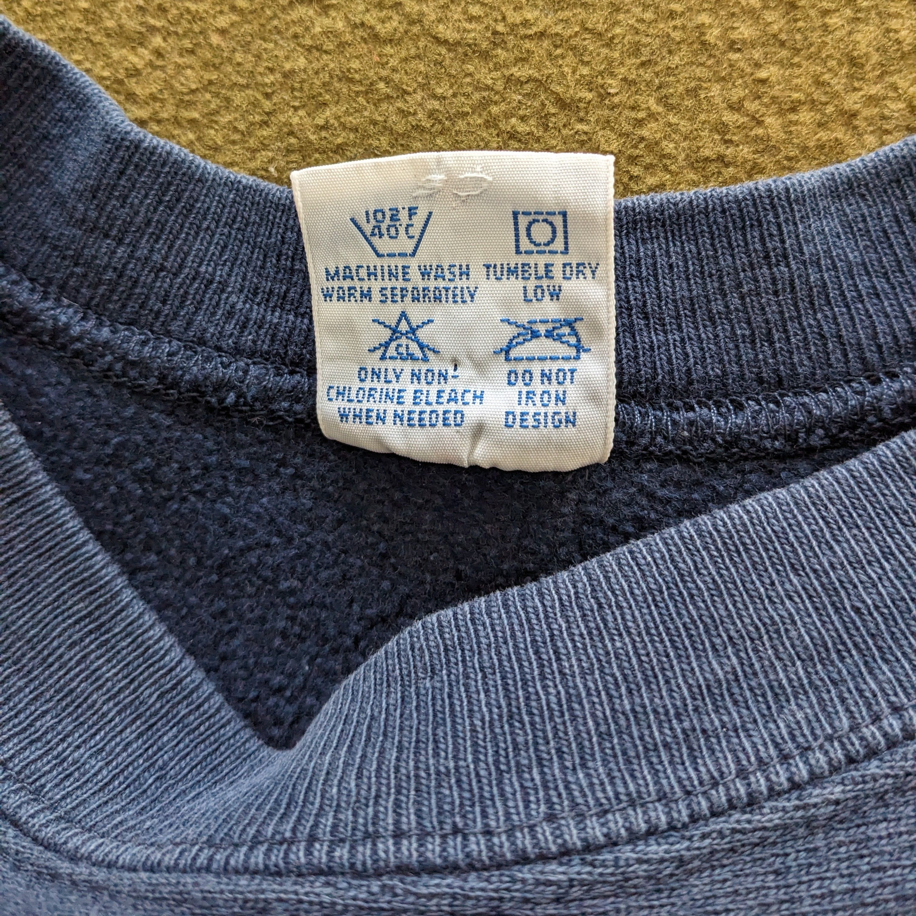 Champion Vintage INDIANA HOOSIERS X Champion NFL Sweatshirt Size US M / EU 48-50 / 2 - 7 Thumbnail