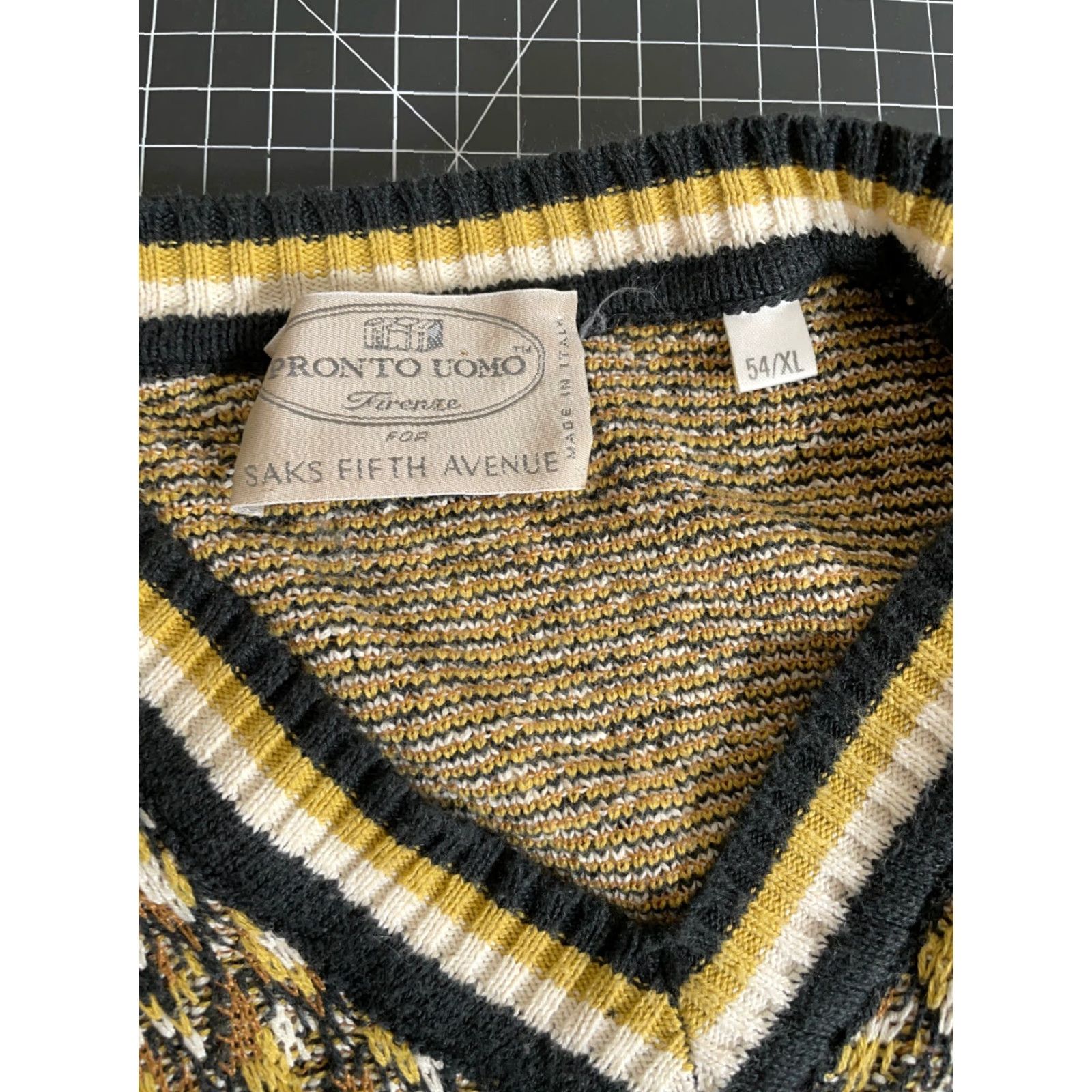 Saks Fifth Avenue VINTAGE Saks Fifth Avenue Pronto Uomo Sweater Shirt Adult XL Yellow Textured Knit 80s 90s Mens Size US XL / EU 56 / 4 - 4 Thumbnail