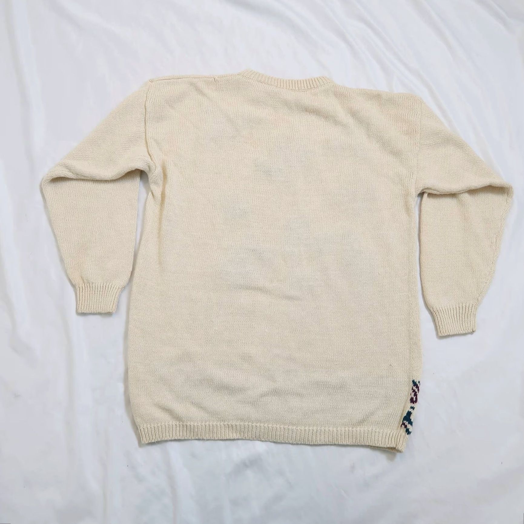 Vintage VINTAGE 90s cream and purple floral embroidered knit sweater L Size L / US 10 / IT 46 - 3 Thumbnail