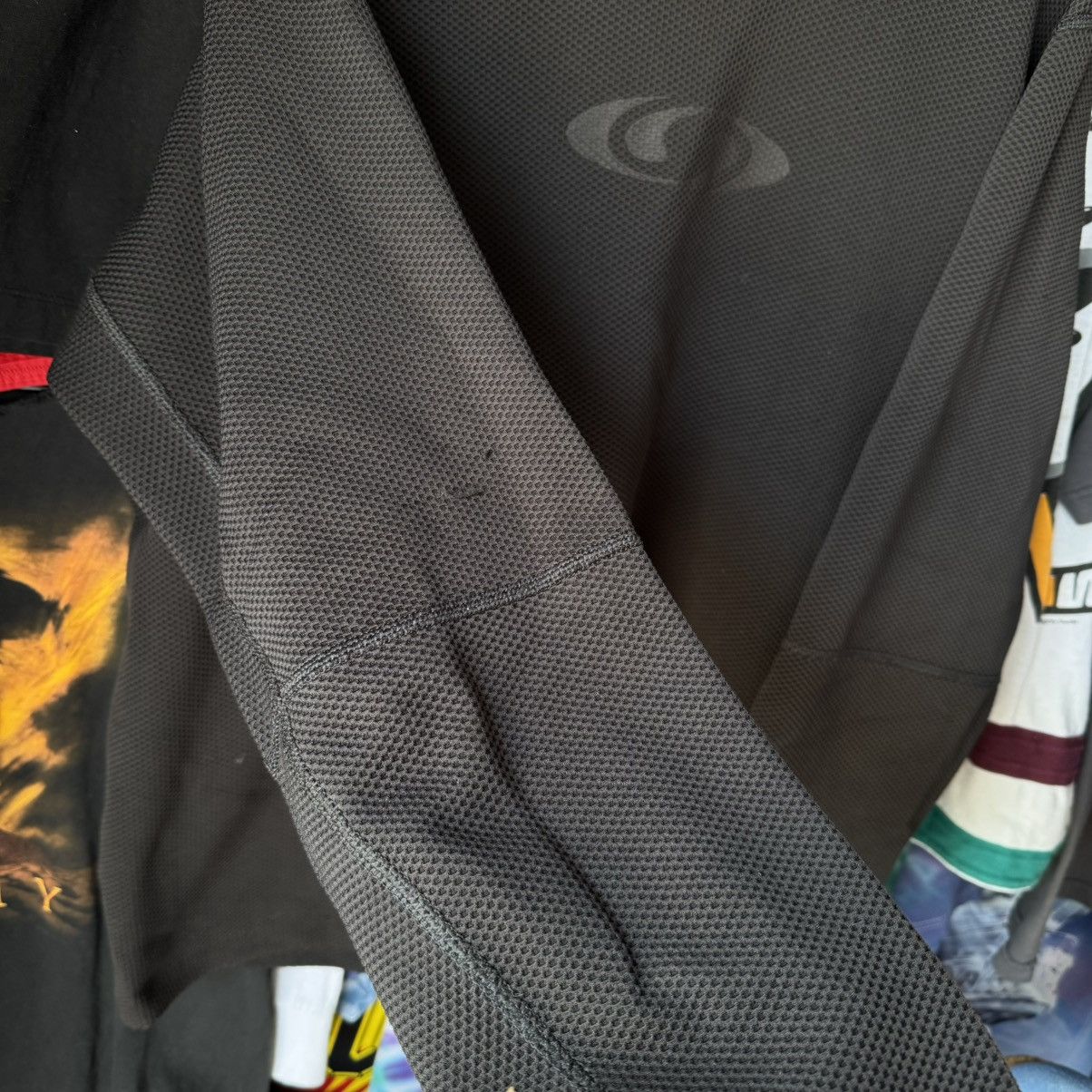 Hi Tec × Oakley × Salomon 2002 Salomon Moto Mesh Black Tech Thermal Vintage Pullover Size US L / EU 52-54 / 3 - 10 Thumbnail