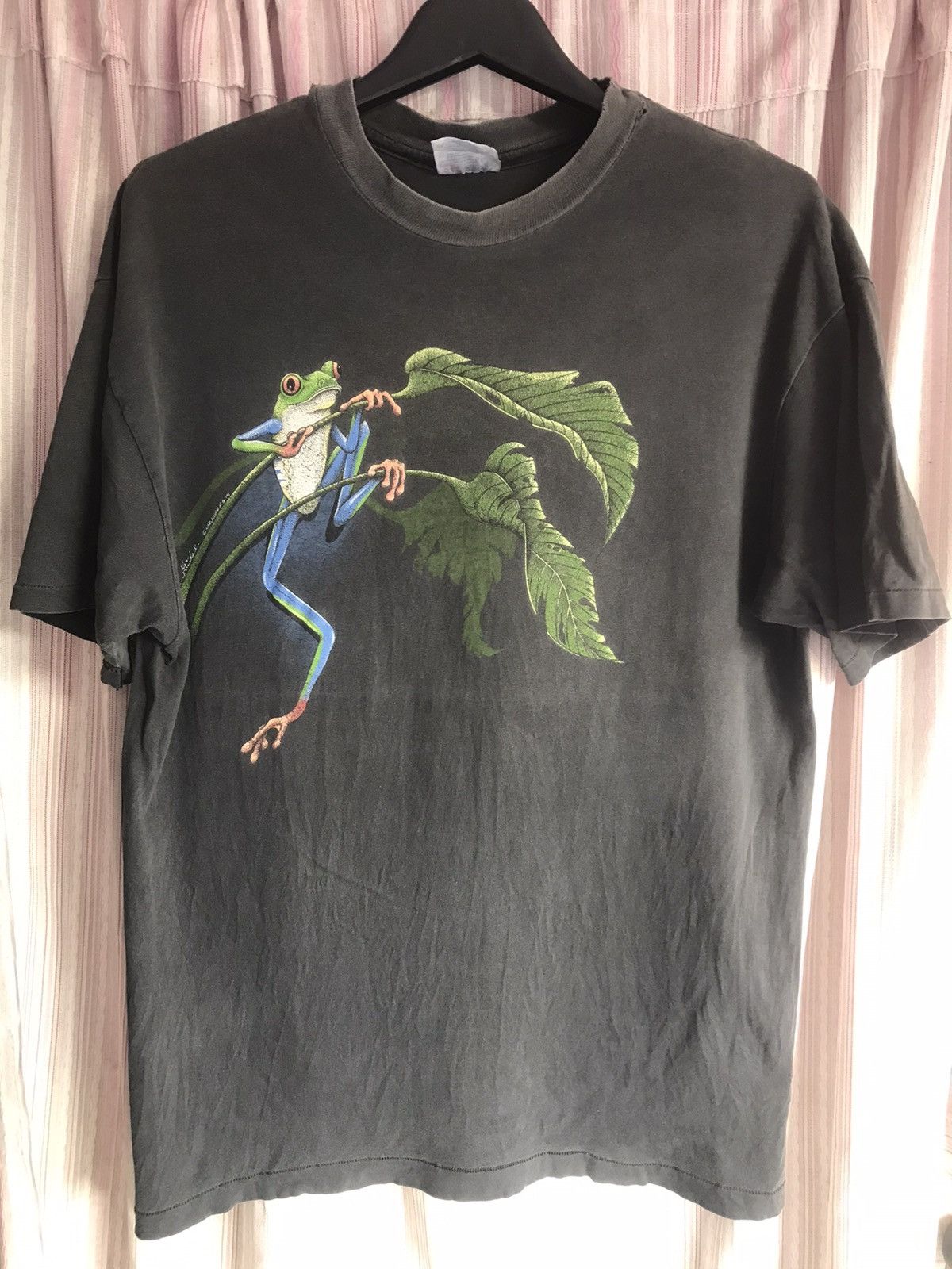 Vintage Vintage 1991 Frog tee | Grailed