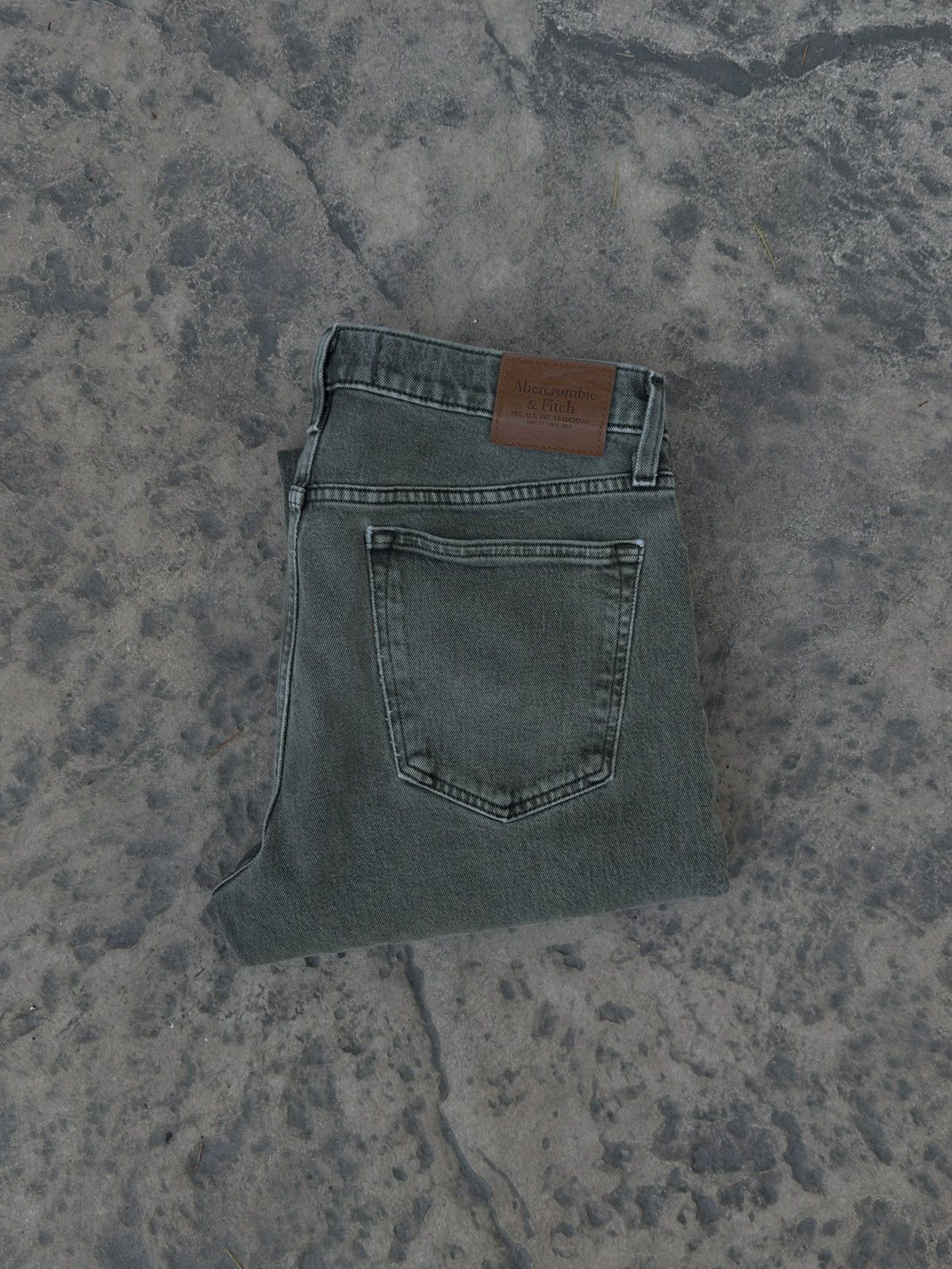 Abercrombie & Fitch Abercrombie & Fitch 90s Jeans Size US 33 - 1 Thumbnail