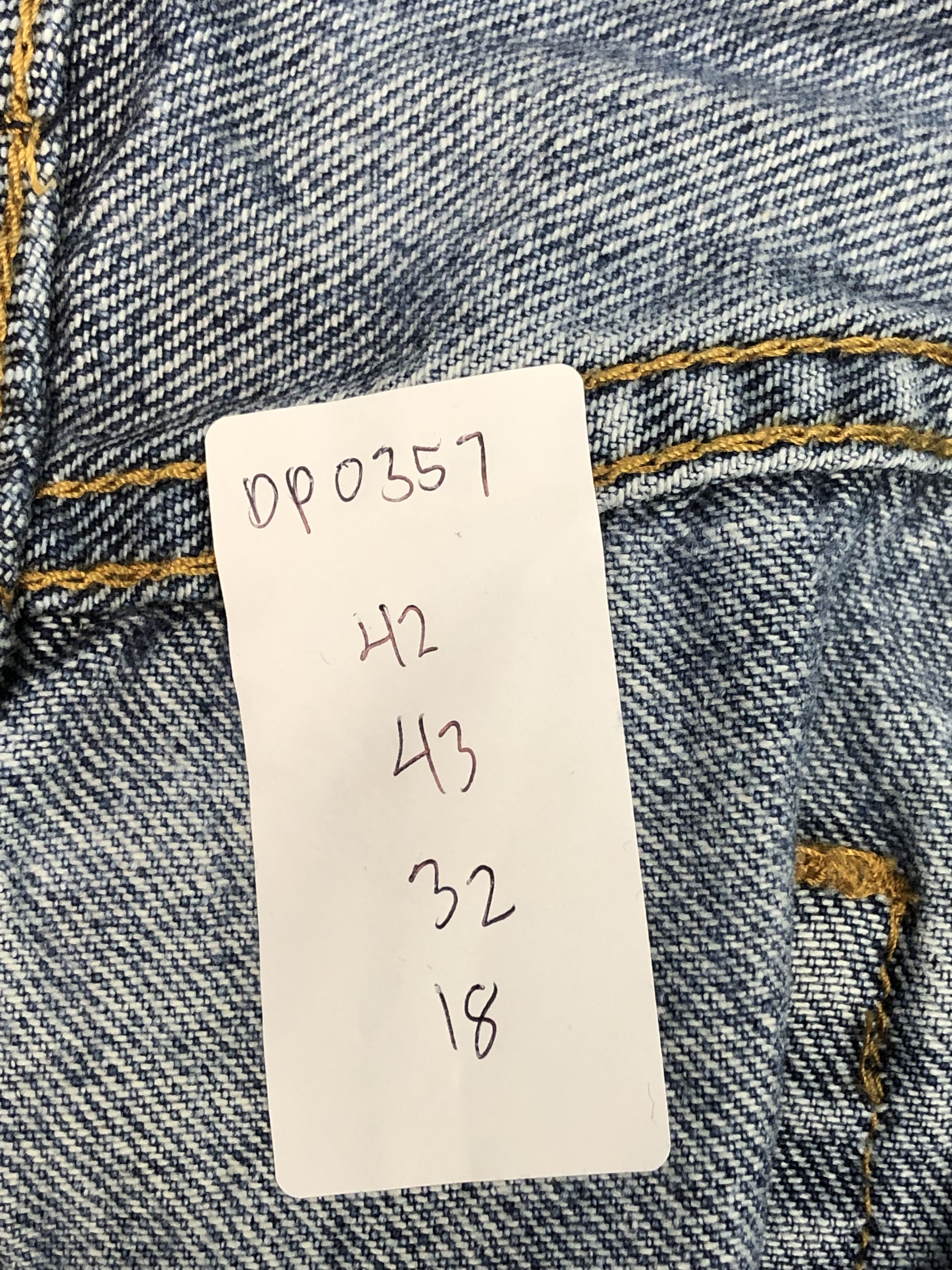 Levi's Vintage Levis 505 Regular Fit Denim Lightwash DP0357 Size US 42 / EU 58 - 9 Thumbnail