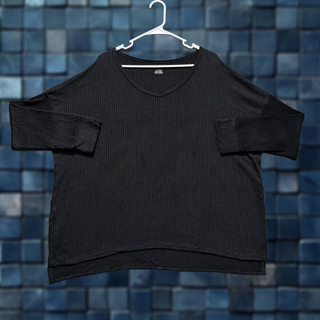American Eagle Outfitters American Eagle Outfitters Shirt Womens XL Black Ribbed Knit V-Neck Stretch Soft Tunic EUC Size XL / US 12-14 / IT 48-50 - 1 Thumbnail