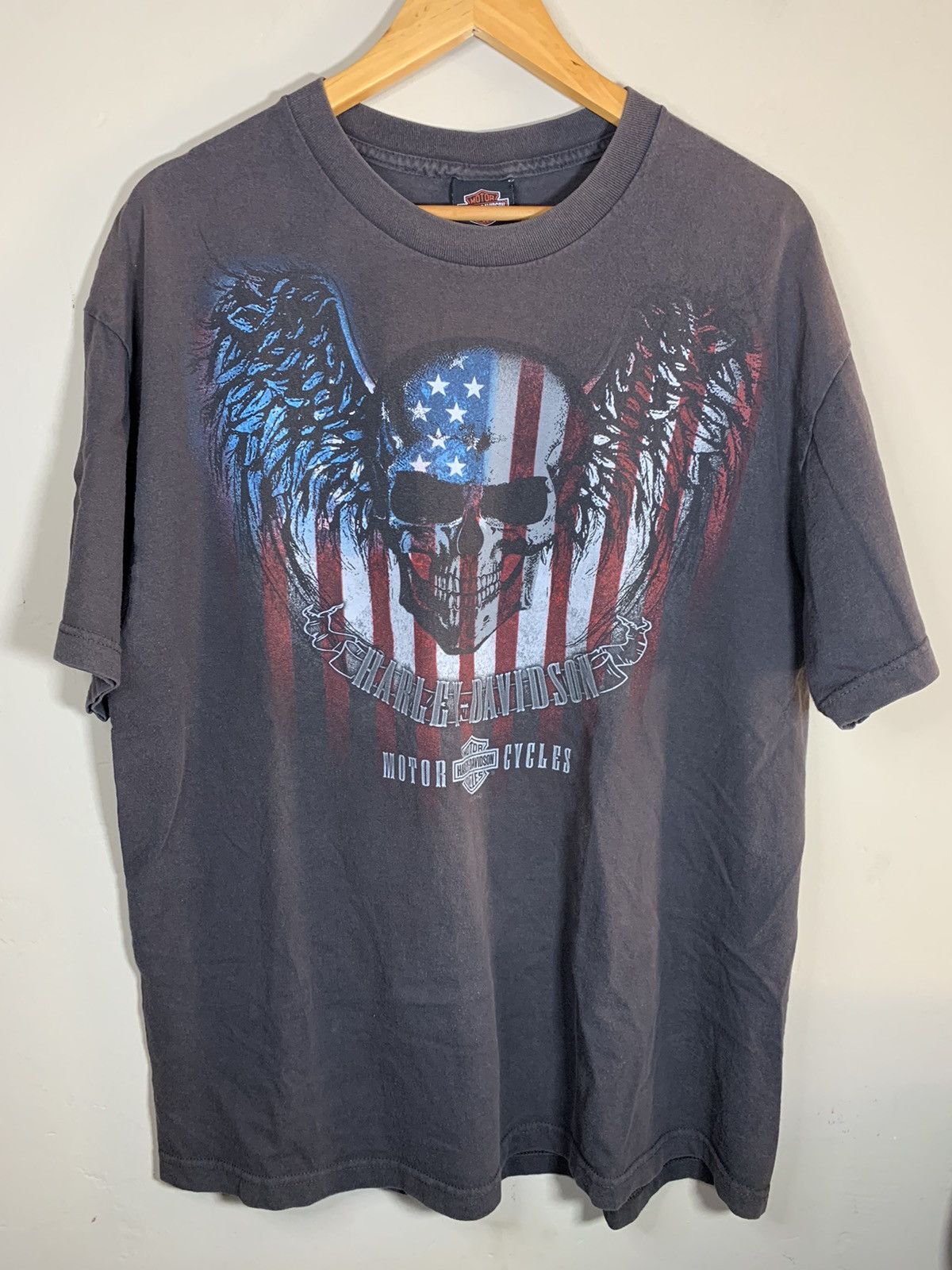 Harley Davidson *RARE* Vintage Harley Davidson Winged Skull Flag T-Shirt XL Size US XL / EU 56 / 4 - 1 Thumbnail