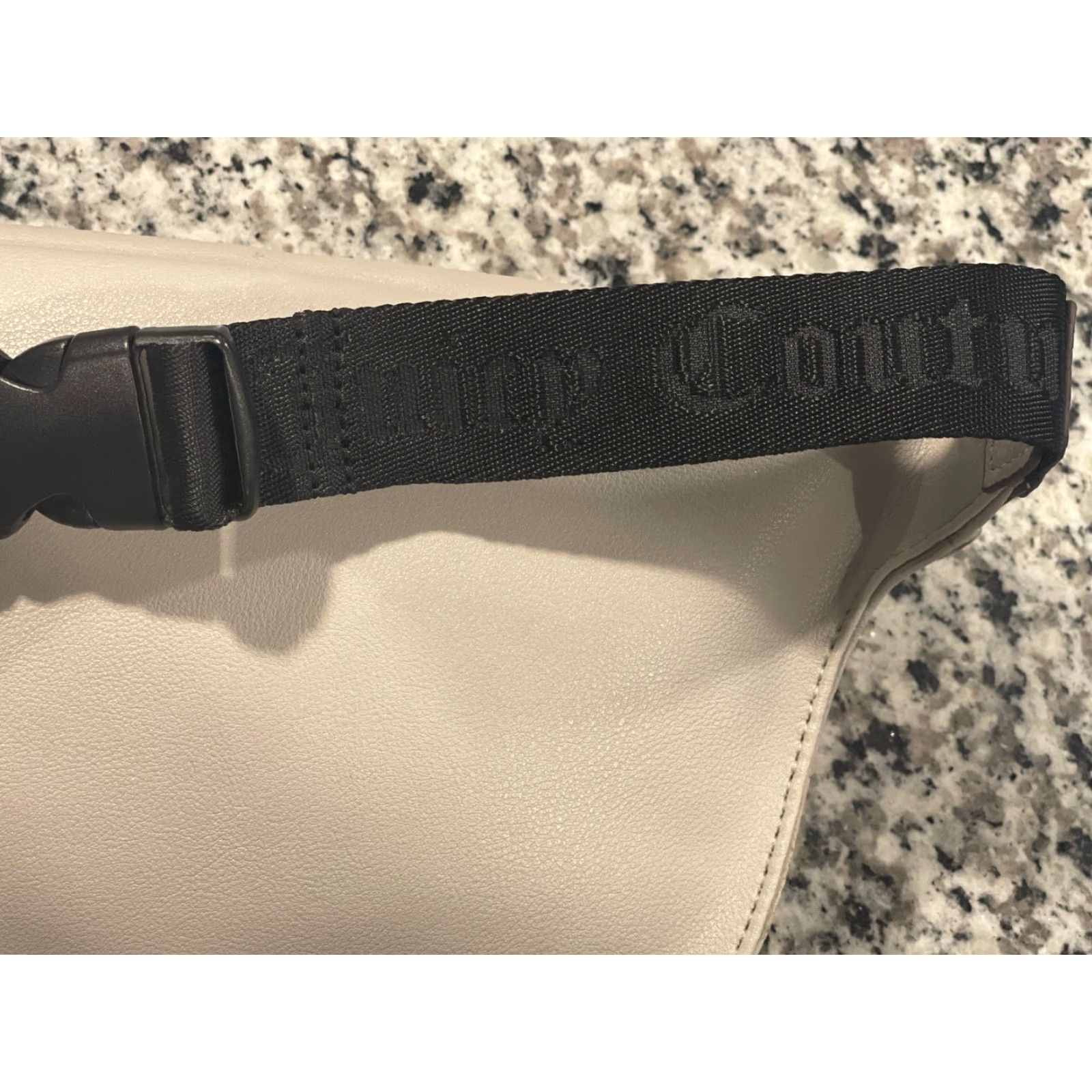 Juicy Couture Juicy Couture Fanny Pack Belt Bag Silver Gray Adjustable Waistband NWOT Ret 8 Size ONE SIZE - 4 Thumbnail