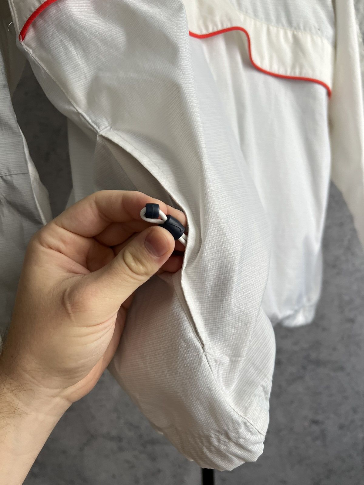 Nike Vintage Nike 2000s Nylon Light Jacket 1/2 Zip White Y2K Size US L / EU 52-54 / 3 - 14 Thumbnail