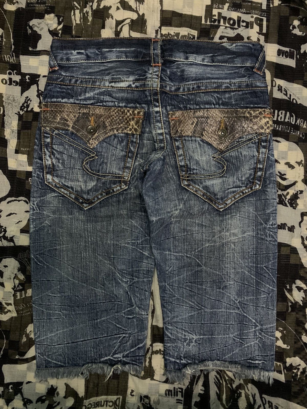 Archive semantic design Snake Skin Pocket Short Denim