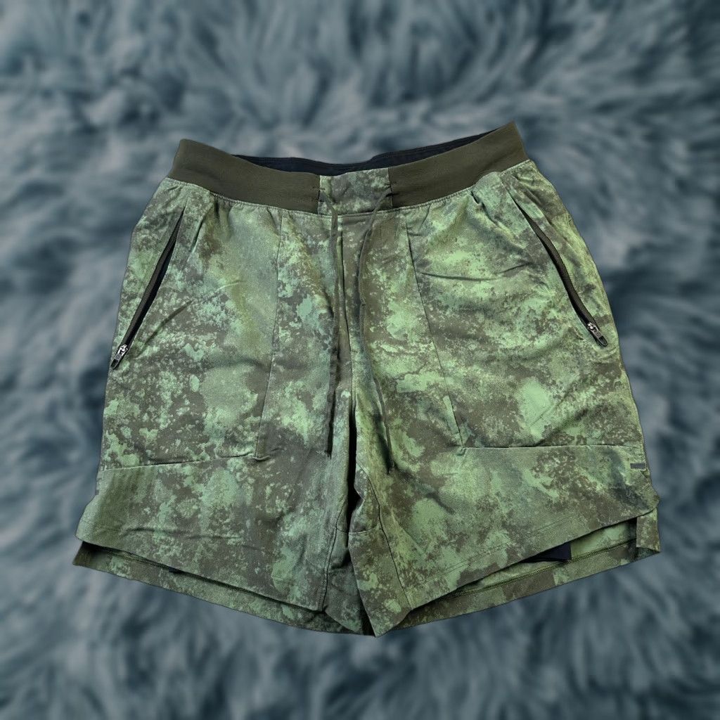 Lululemon Lululemon Shorts Mens Medium Green Camo License To Train Lined Gym Running Size US 28 / EU 44 - 1 Thumbnail
