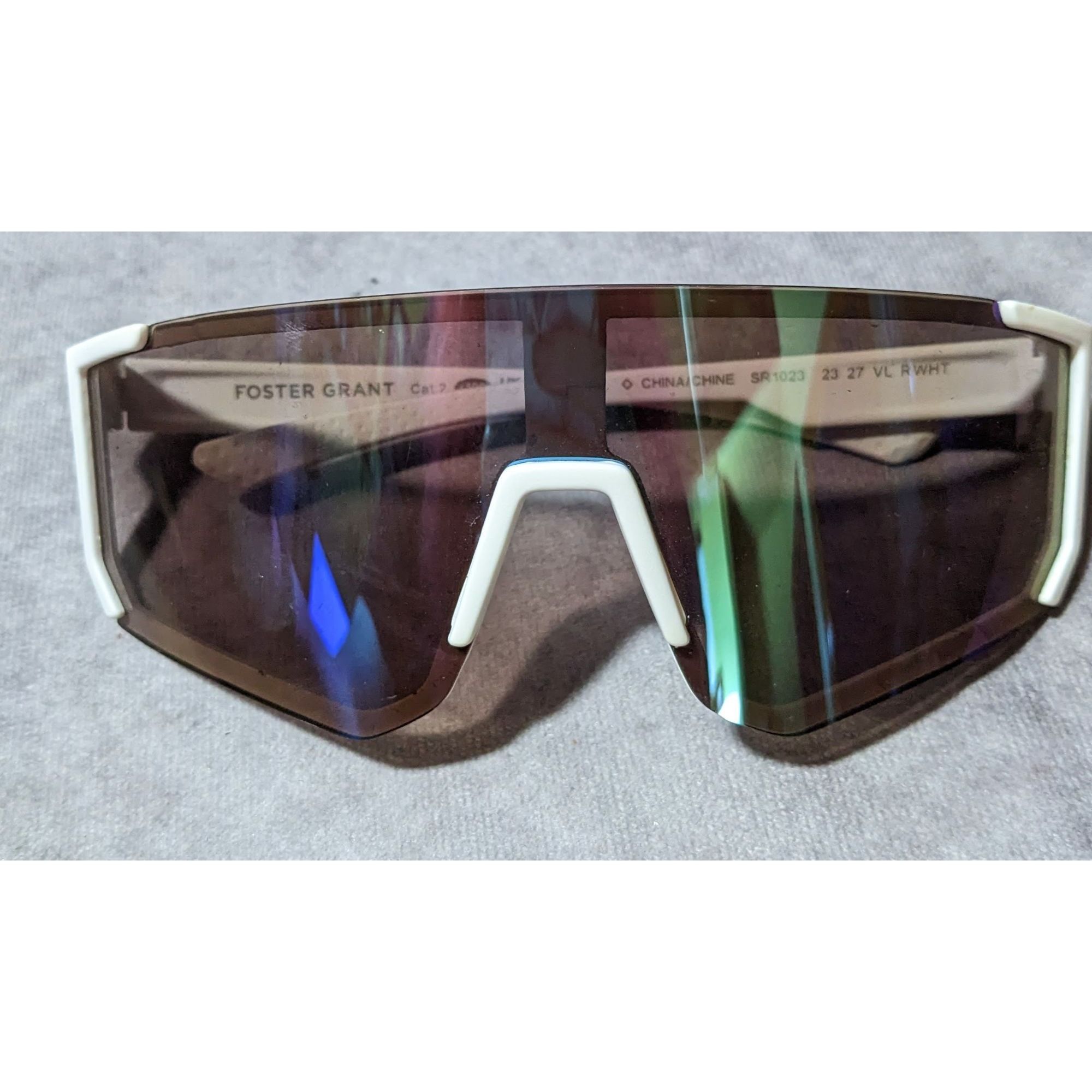 Foster Grant Foster Grant Sporty White Shield Glasses With Body Glove Cas Size ONE SIZE - 4 Thumbnail