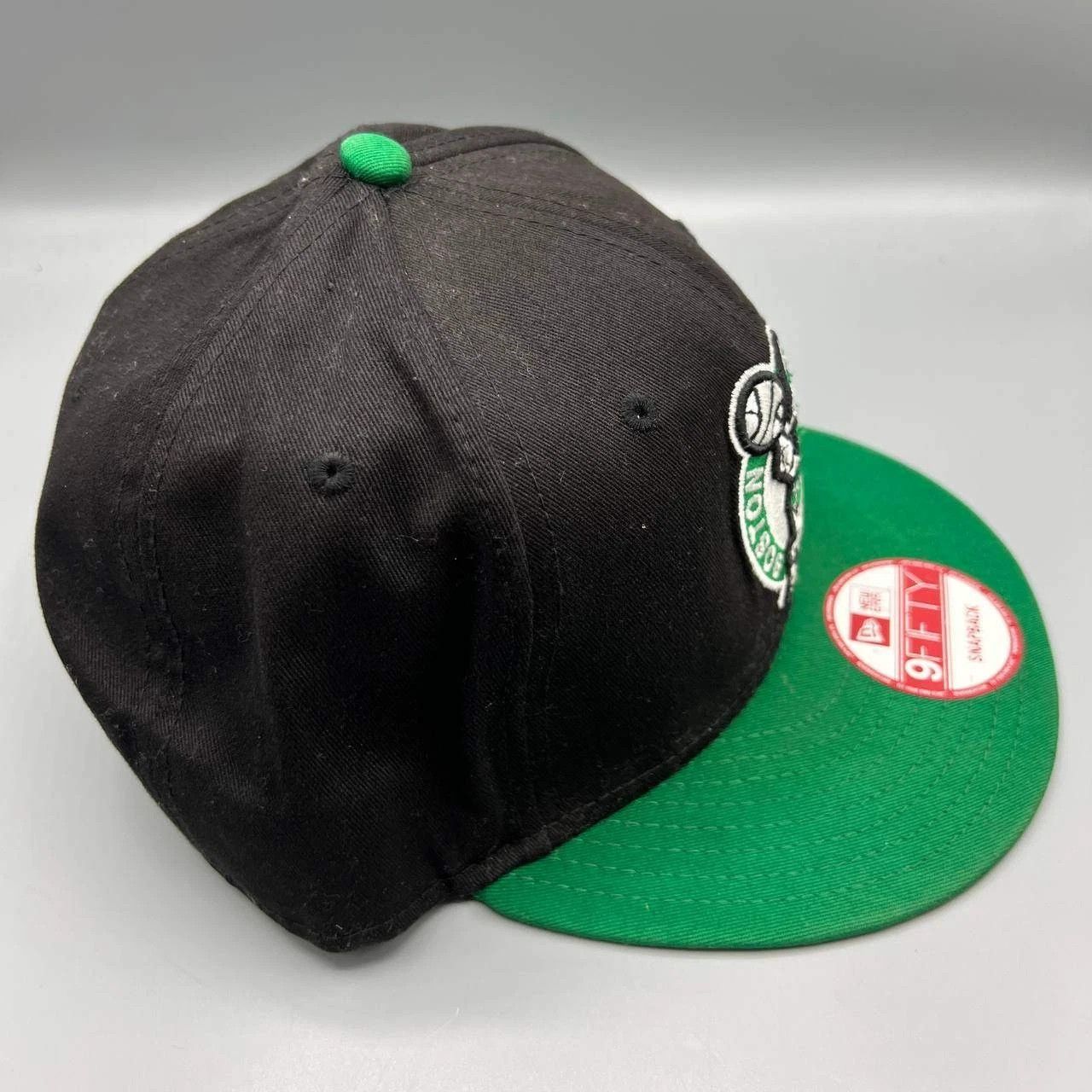 New Era Boston Celtics Hat Men Black NBA Snap Back Hardwood Classics Size ONE SIZE - 4 Thumbnail