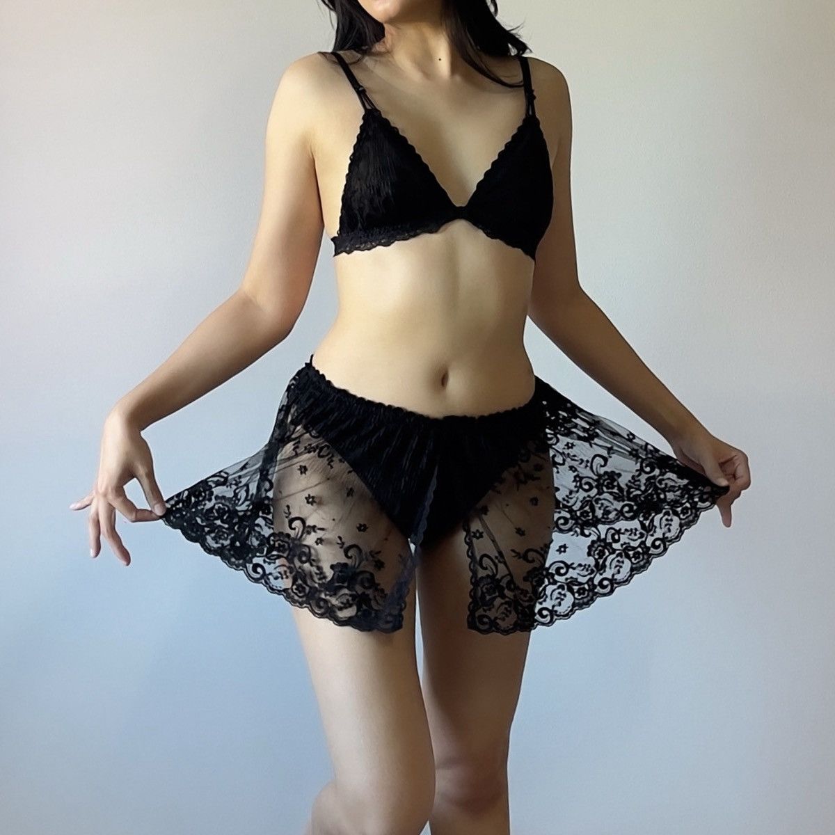 Vintage Vintage 1990s Black Semi-Sheer Lace Lingerie Set (S–M) Size M / US 6-8 / IT 42-44 - 5 Thumbnail