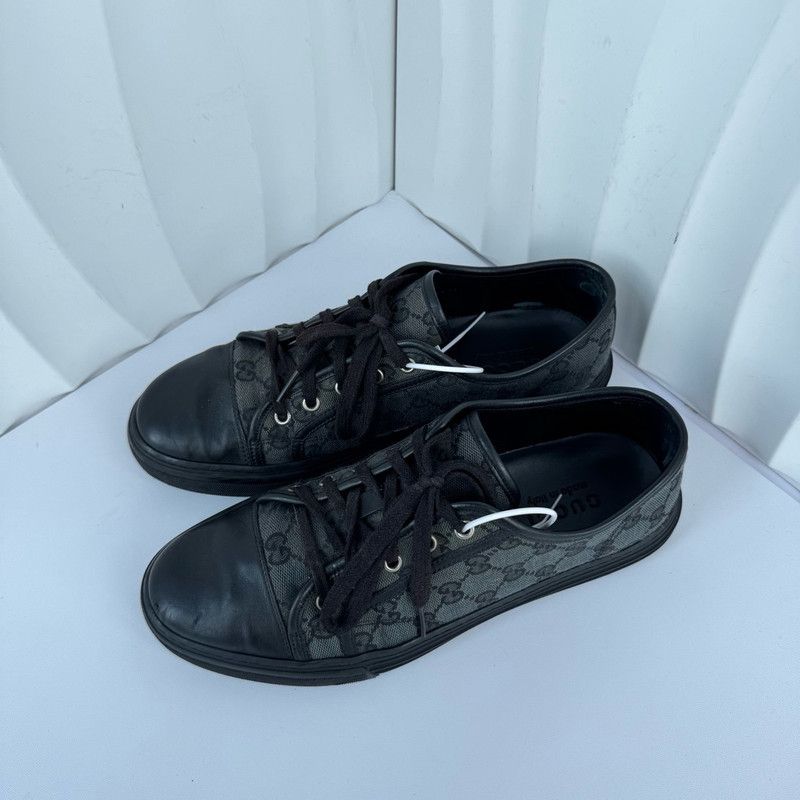 Gucci Gucci Fashion Low-Top Sneakers Black and Blue 0079 Size US 8 / EU 41 - 1 Thumbnail