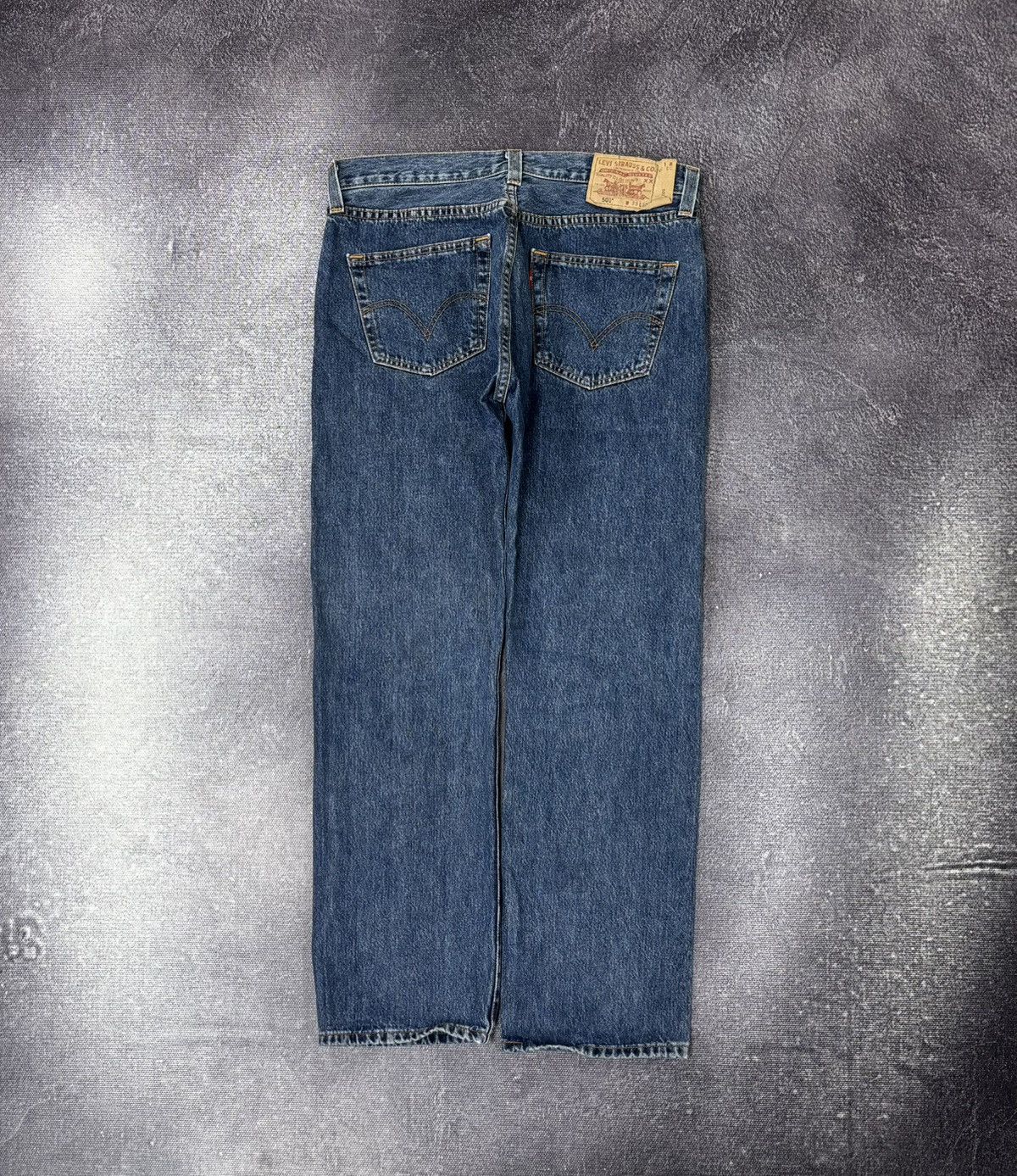Levi's Vintage Levi’s 501 Men’s Straight Fit Blue USA Denim Jeans Size US 33 - 1 Thumbnail