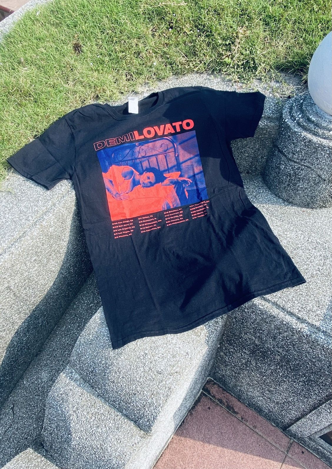 Band Tees DEMI LOVATO 2018 Concert Tour Size US L / EU 52-54 / 3 - 1 Thumbnail
