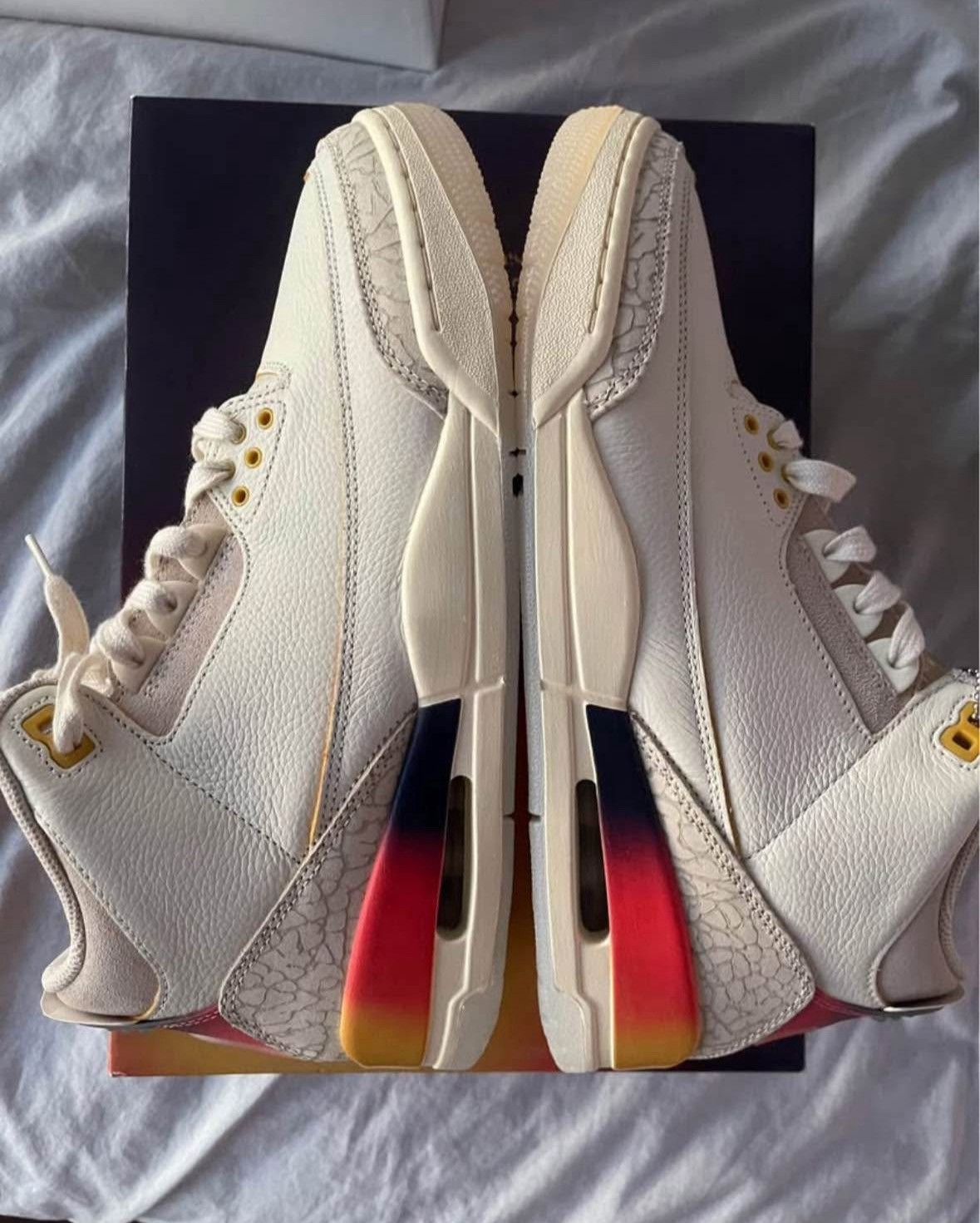 J Balvin × Jordan Brand Jordan 3 x J Balvin “Medellin Sunset” Size US 9.5 / EU 42-43 - 6 Thumbnail