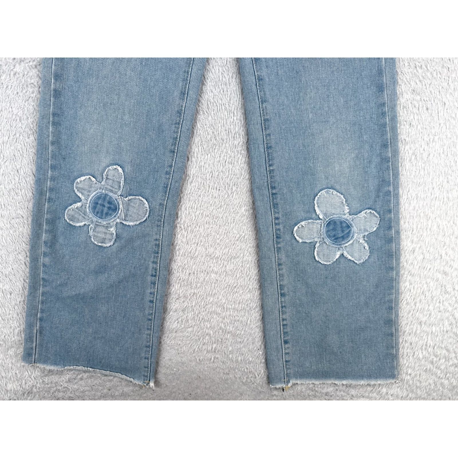Vintage Women Jeans 25 Blue Denim Wide Leg High Rise Cotton 25x28 Flower Patches Sewn Size 42" / US 20 - 2 Thumbnail