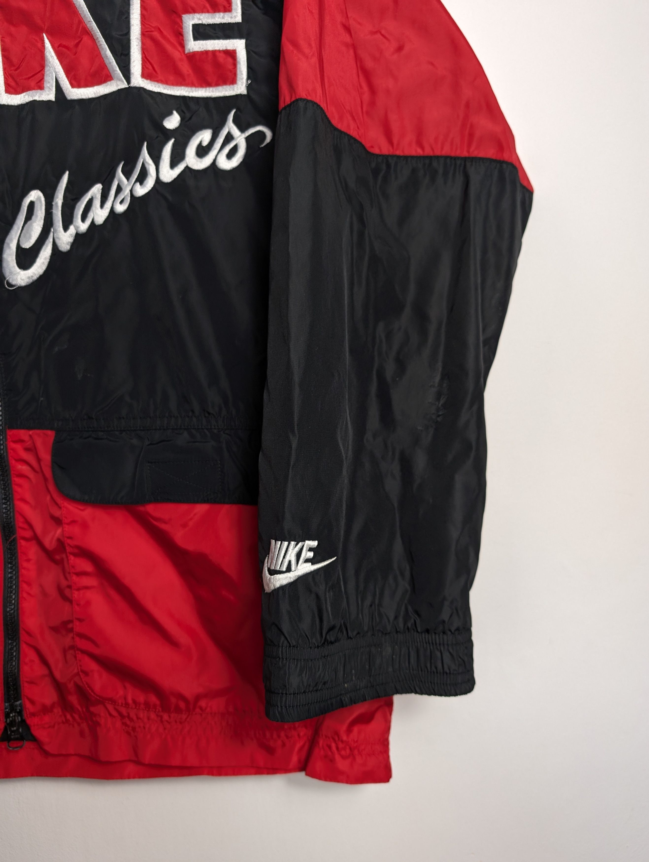 Nike Vintage Nike Sports Classics Windbreaker Jacket Boxy Y2K Size US S / EU 44-46 / 1 - 3 Thumbnail