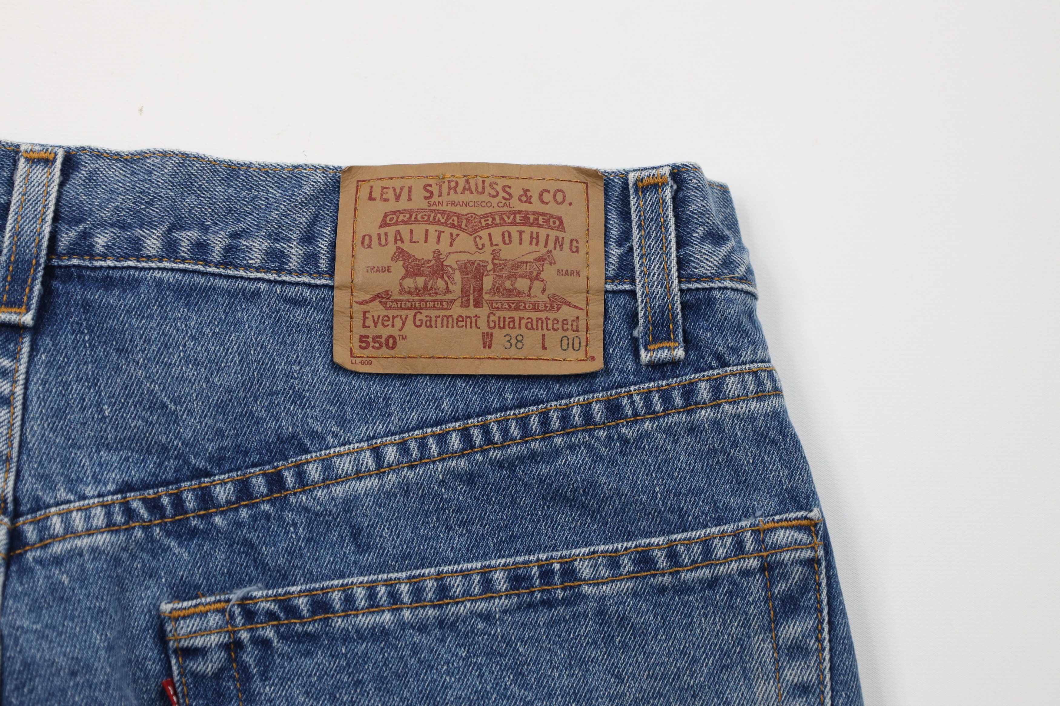 Levi's Vintage Y2K 2001 Levis 550 Fit Above Knee Denim Shorts Size US 38 / EU 54 - 12 Thumbnail