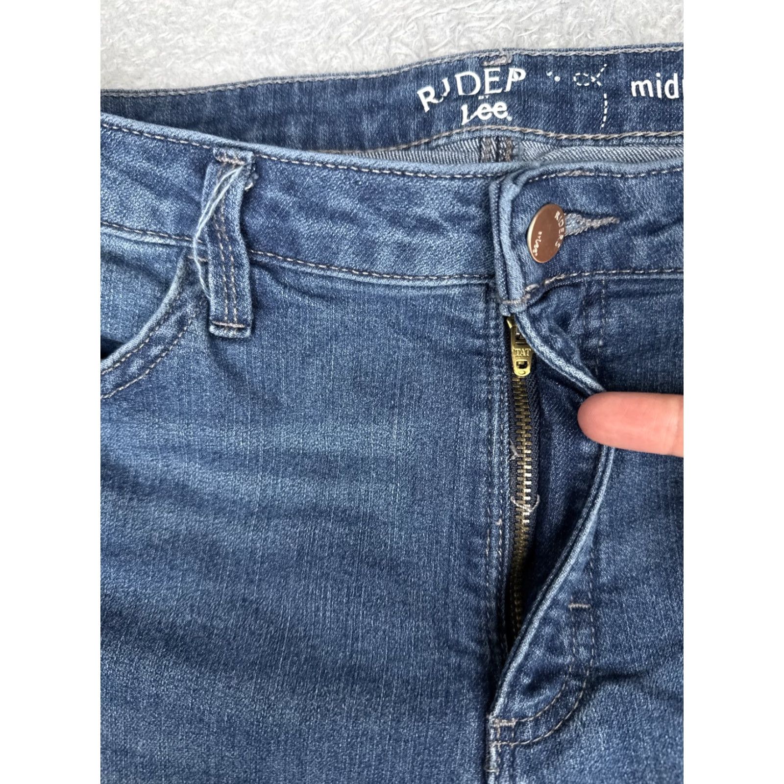 Lee Lee Capri Jeans Womens 12 Regular Blue Med Wash Mid Rise Stretch Denim 32x20 Size 34" / US 12 / IT 48 - 5 Thumbnail
