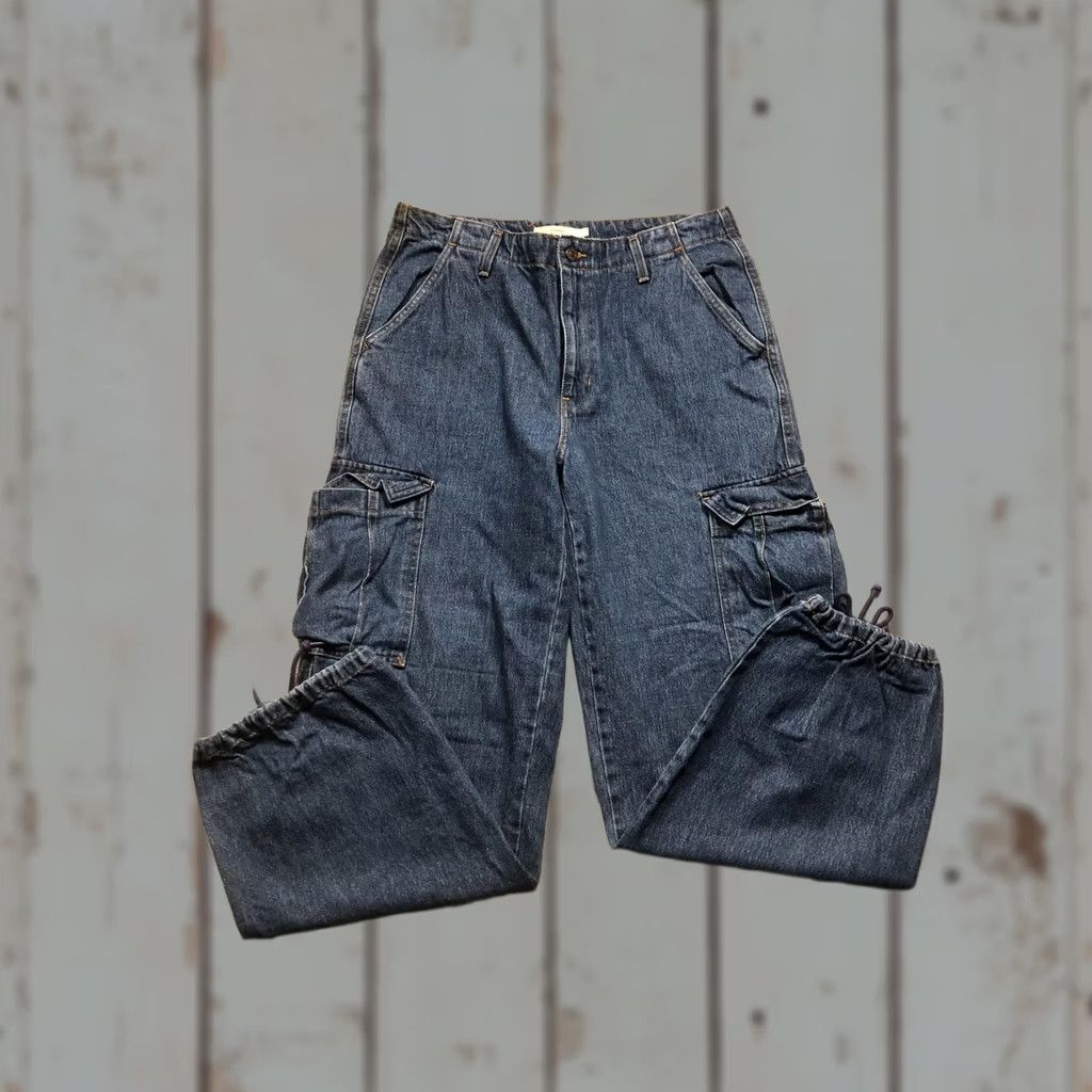 Levi's VINTAGE Levi's 94 Baggy Jeans Women's 30x32 Blue Denim Cargo Jogger Drawstring Cuff Size 30" / US 8 / IT 44 - 1 Thumbnail