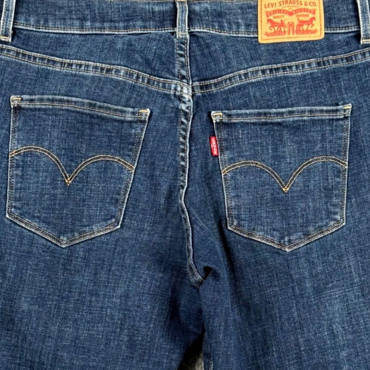 CO Levi Strauss Co Womens Bermuda Denim Jean Shorts Sz 27 Mid Rise Summer Y2K Retro Size 27" / US 4 / IT 40 - 5 Thumbnail