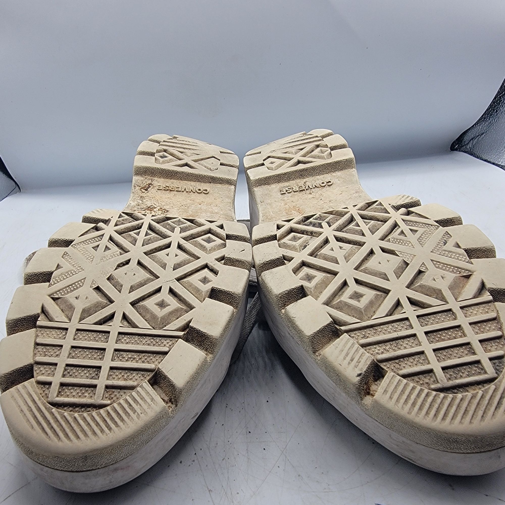 Converse Converse Chuck Taylor All Star Womens 9 Triple White Hi Lugg Size US 9 / IT 39 - 11 Thumbnail