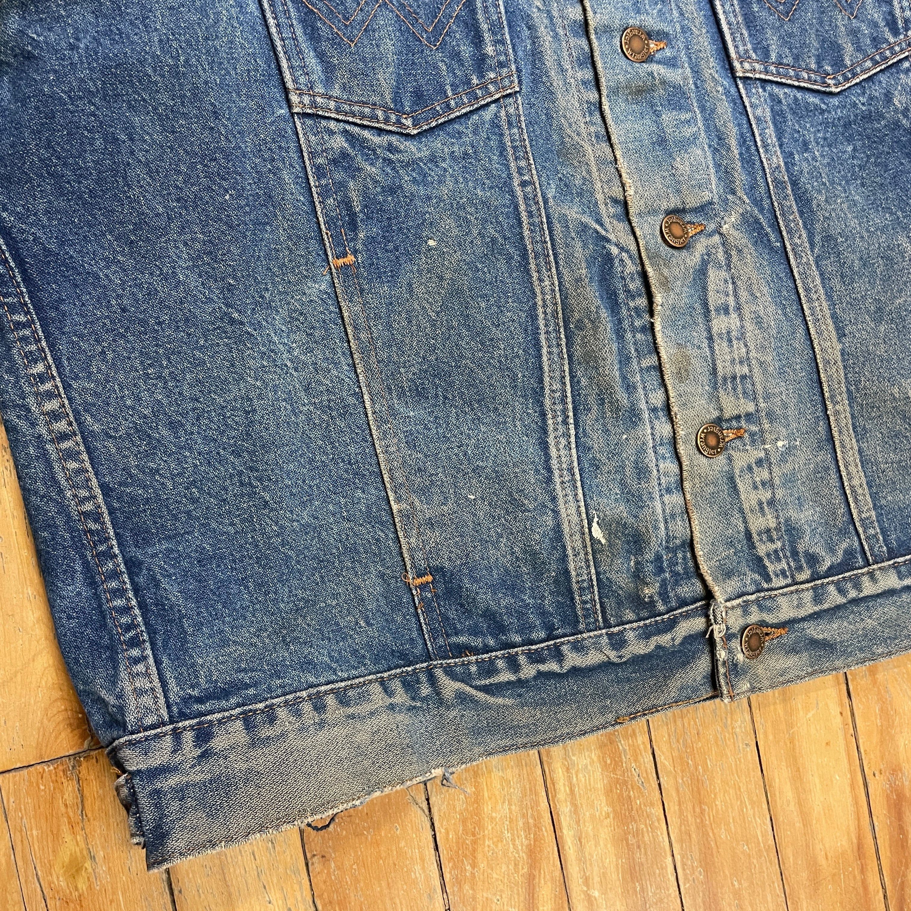 Wrangler Fabulously Thrashed Vintage Wrangler Denim Trucker Jacket Made in USA Size L Size US L / EU 52-54 / 3 - 4 Thumbnail