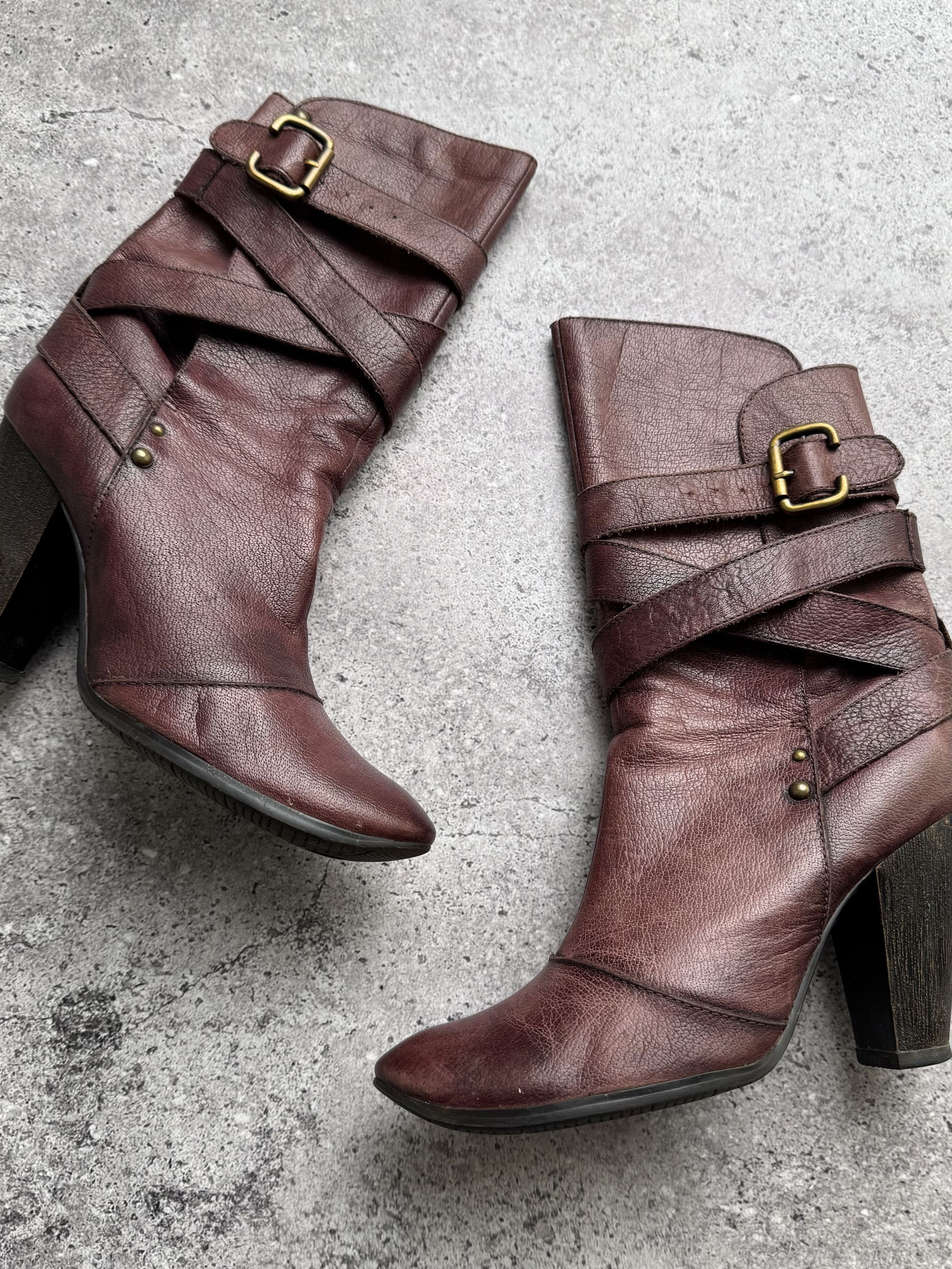 Vintage Y2K Leather Ankle Boots Buckle Strap Block Heel Booties (E8) Size US 8 / IT 38 - 2 Thumbnail