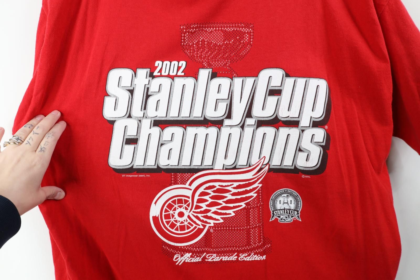 Vintage Vintage 2002 Stanley Cup Champs Detroit Red Wings T-Shirt Size US XL / EU 56 / 4 - 4 Thumbnail