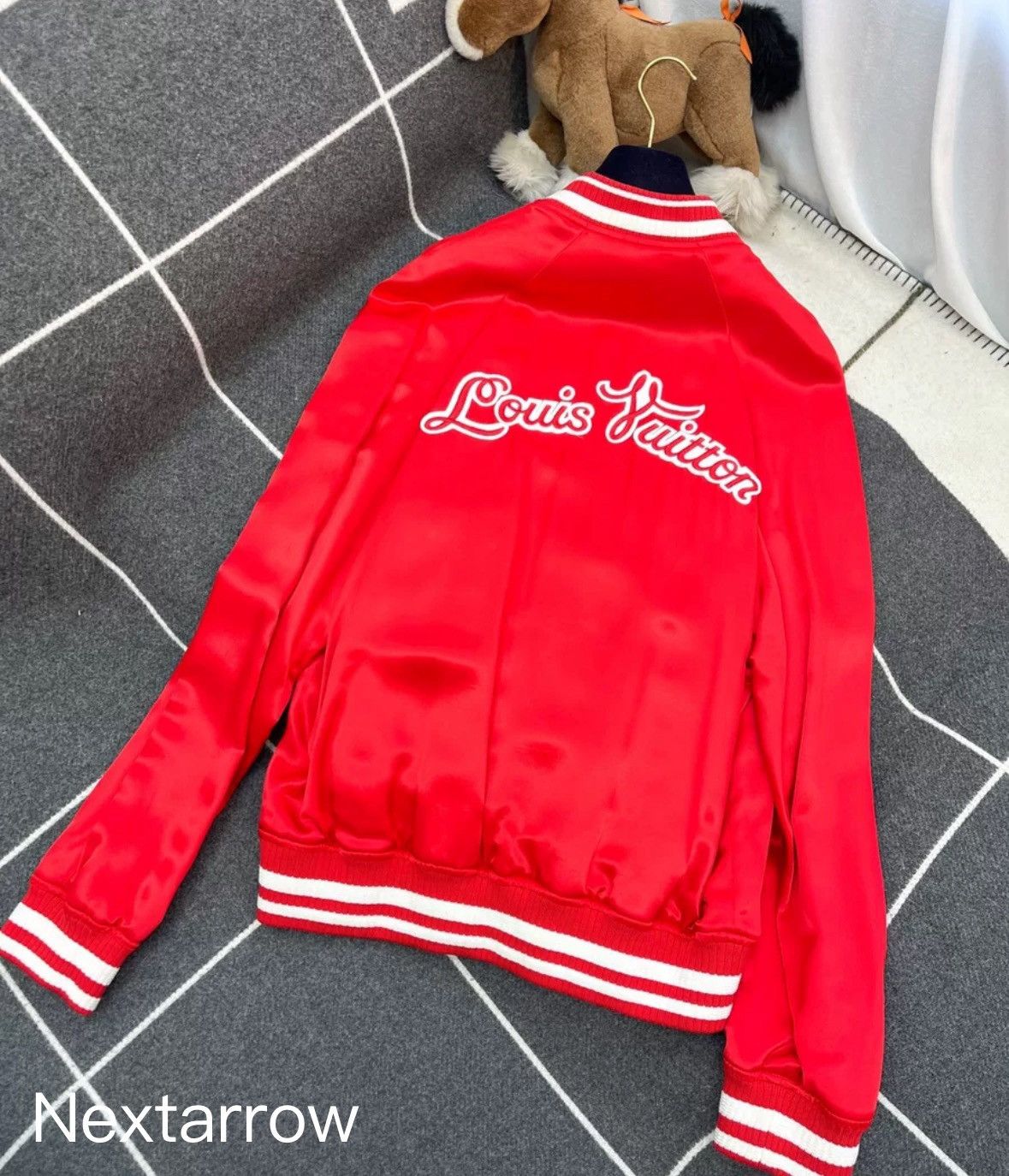 Louis Vuitton Louis Vuitton Red Silk Embroidered Logo Jacket2412-Nextarrow Size US L / EU 52-54 / 3 - 2 Thumbnail