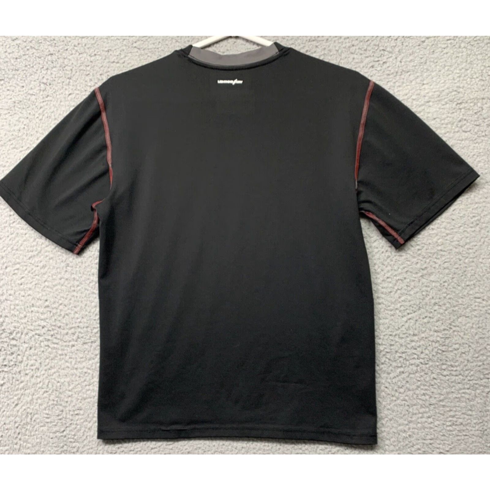 New Balance New Balance Athletic Top Women’s Size S Short Sleeve Running Black Red Quick Dry Size S / US 4 / IT 40 - 4 Thumbnail