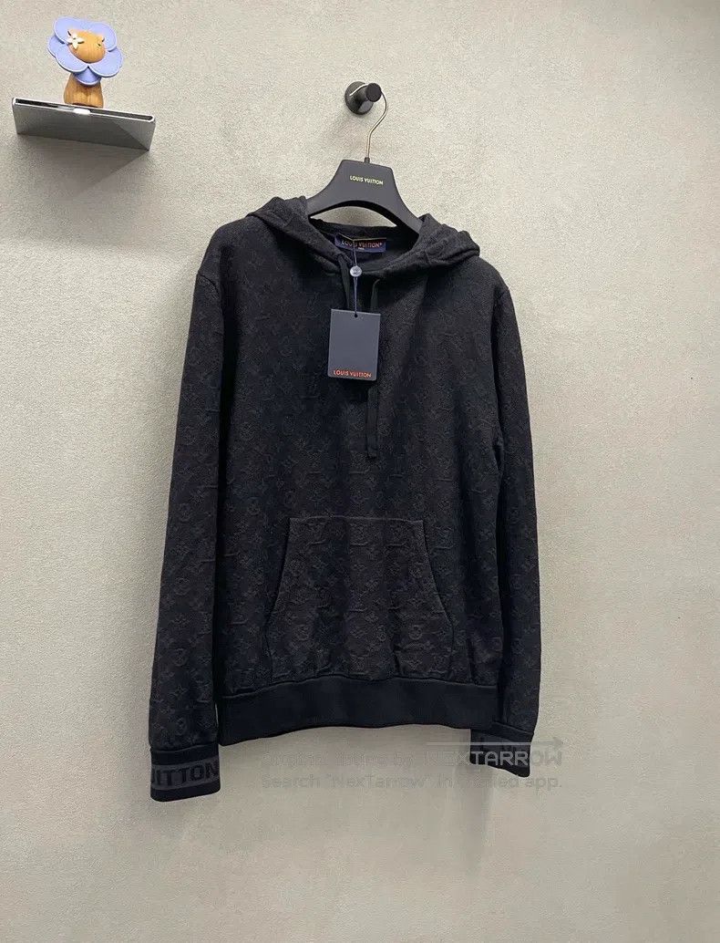 Louis Vuitton Louis Vuitton Black Logo-embossed full-face long-sleeve sw Size US M / EU 48-50 / 2 - 3 Thumbnail