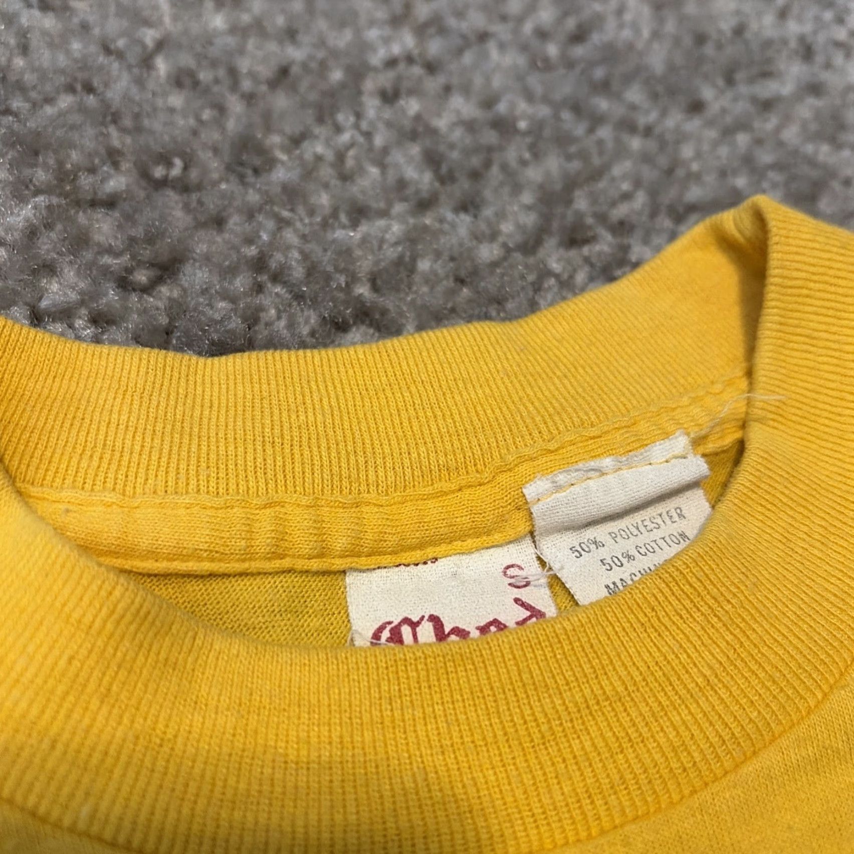 Vintage VINTAGE The Russian Tea Room NYC Yellow T-Shirt S Unisex Adults Small 80s Ched Shirt Size US S / EU 44-46 / 1 - 5 Thumbnail