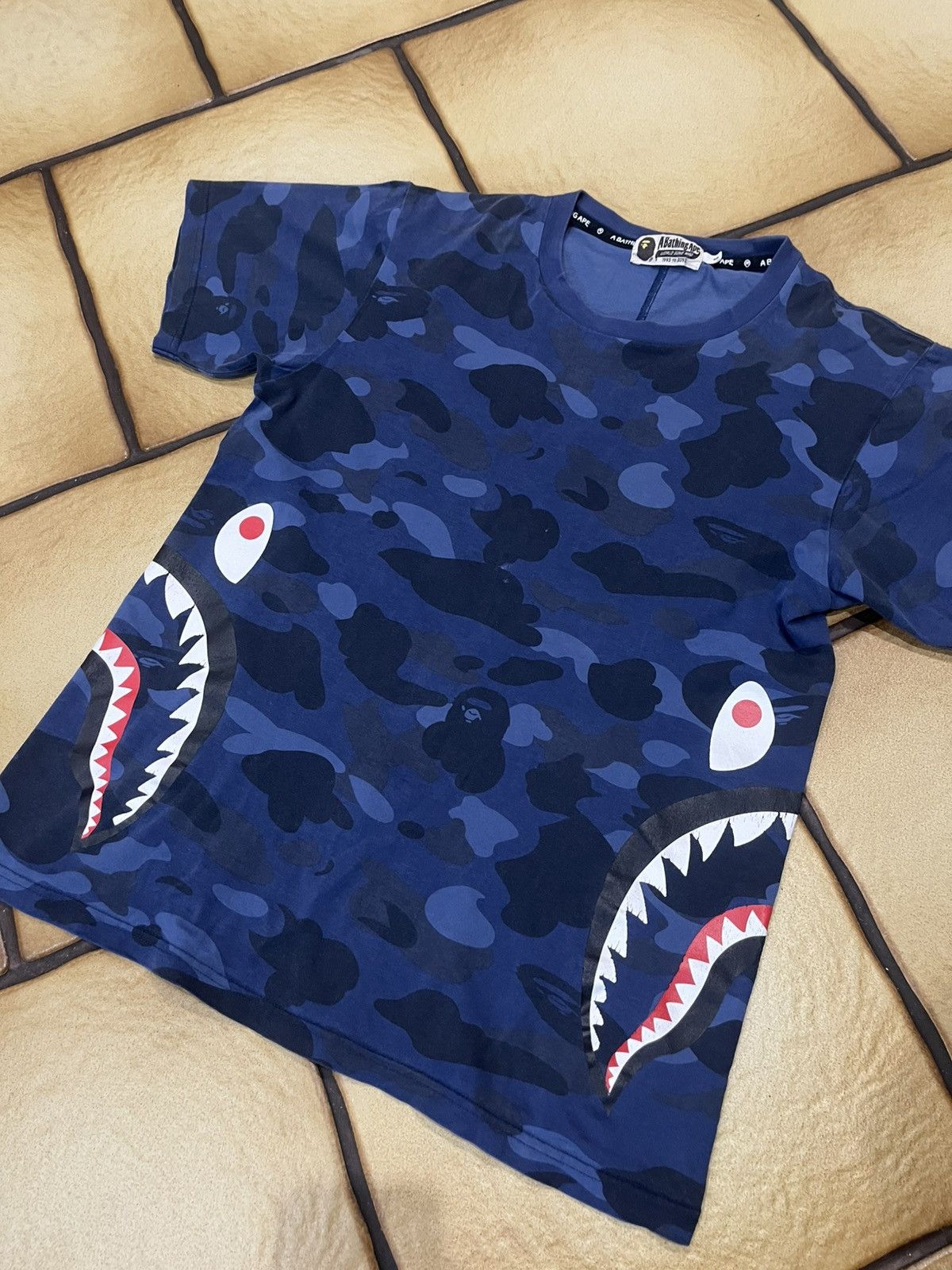 Bape Og Bape Side Shark Blue Camo Tee Size US S / EU 44-46 / 1 - 3 Thumbnail