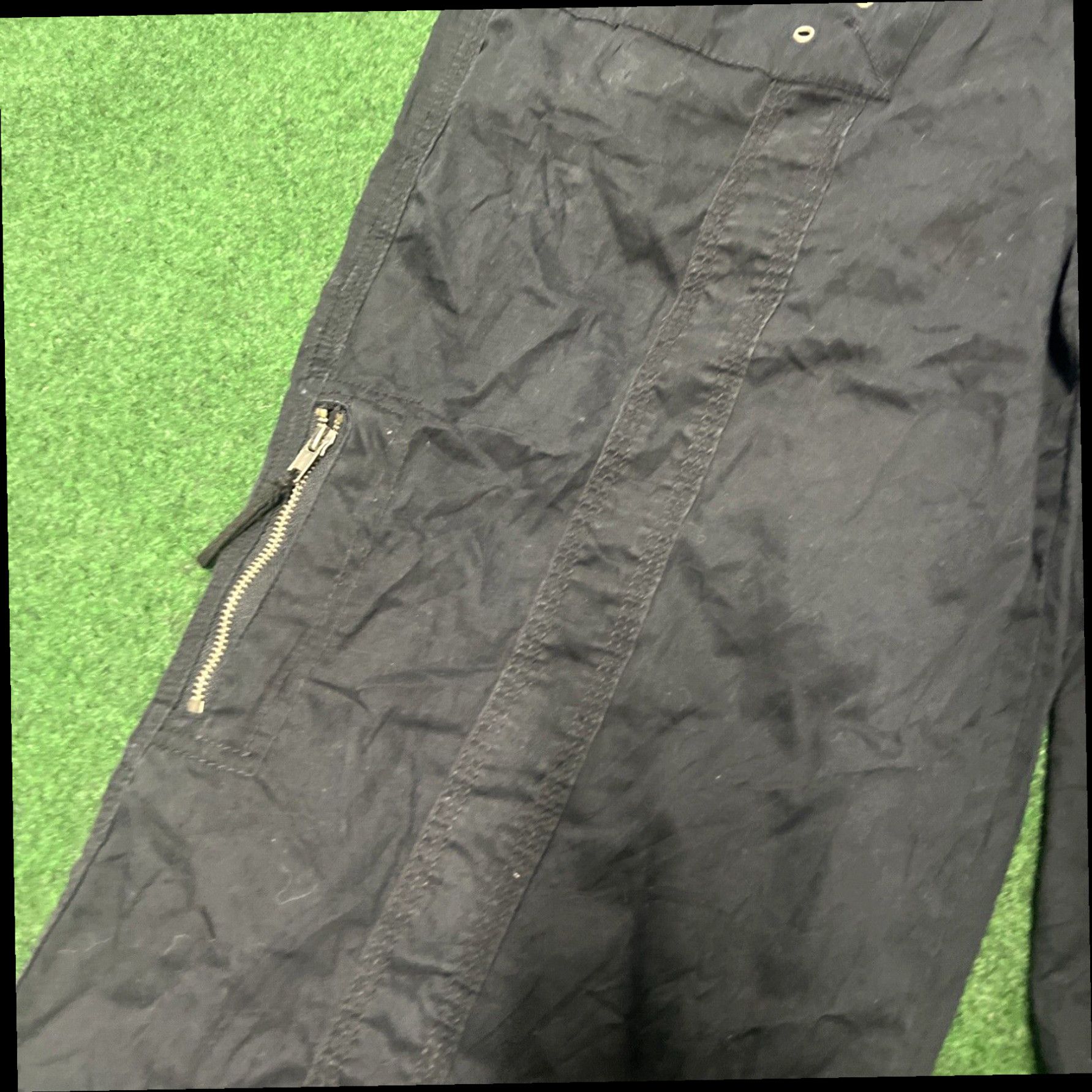 Vintage Fashionable Comfort for the Modern Woman Black Cargo Capri Pants in Size 14 Hemmed to Perfection Size 36" / US 14 / IT 50 - 2 Thumbnail